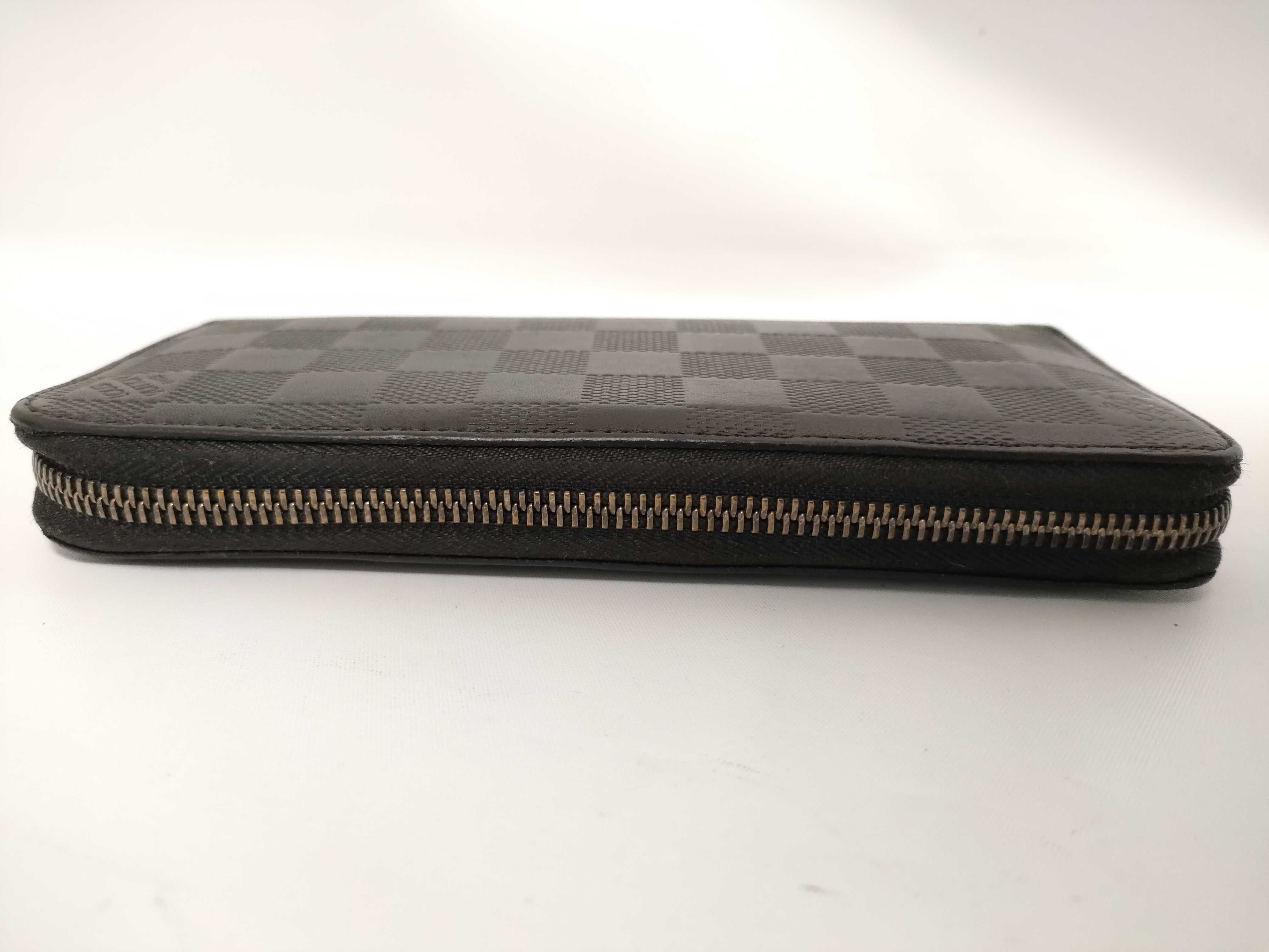 Damier Graphite Leather Round Long Wallet, Black, with Serial Number and Box. — view 4
