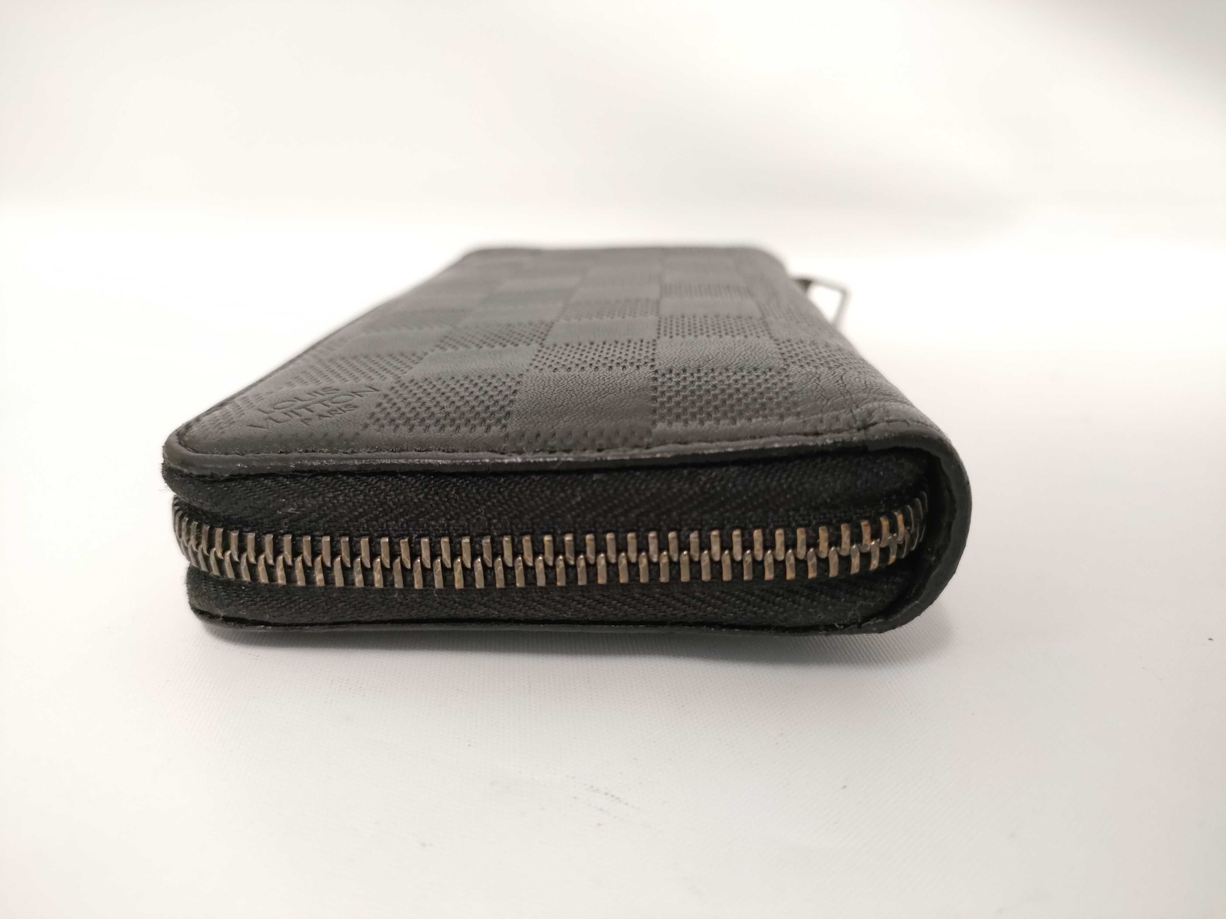Damier Graphite Leather Round Long Wallet, Black, with Serial Number and Box. — view 5
