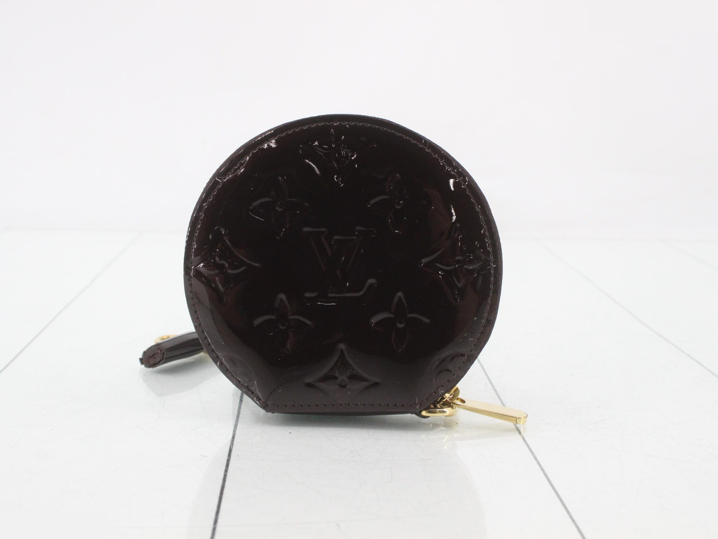 Coin case, Monogram Vernis, Amarante — view 2