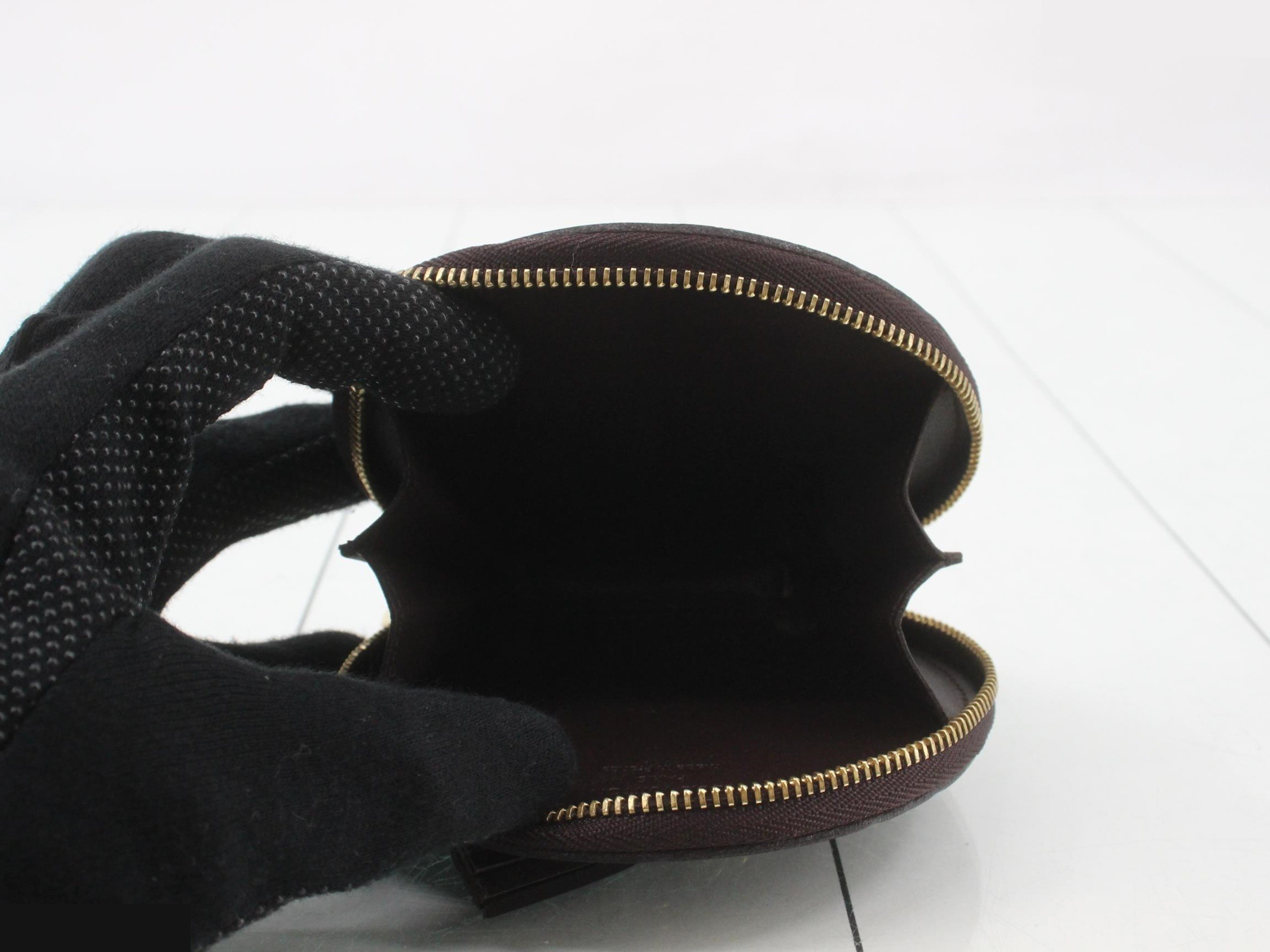 Coin case, Monogram Vernis, Amarante — view 4