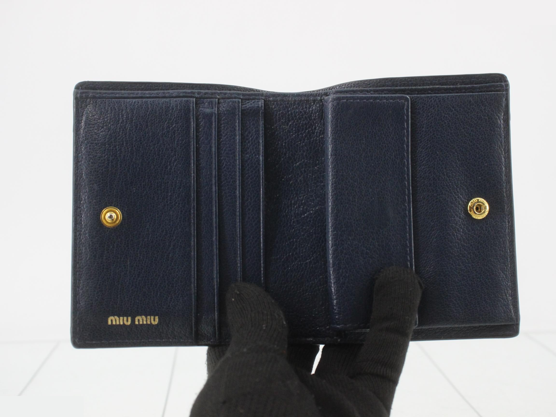Other lines: Bags and Wallets — view 4