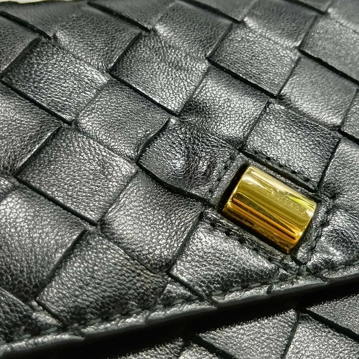 Intrecciato Andiamo Clutch Leather Clutch Bag Black — view 11