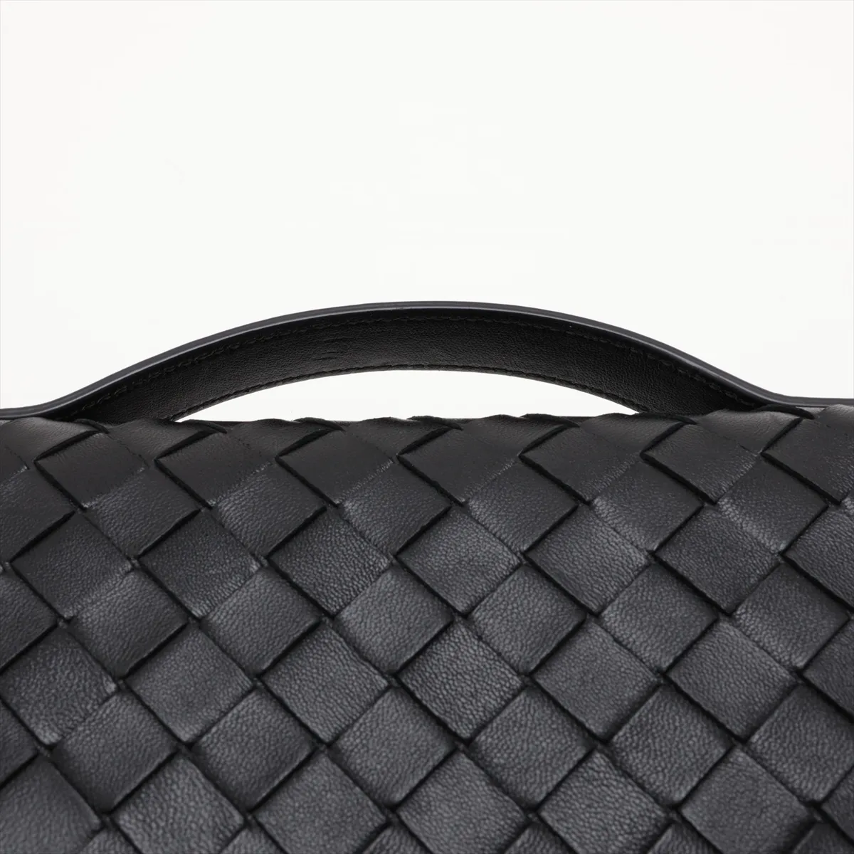 Intrecciato Andiamo Clutch Leather Clutch Bag Black — view 6