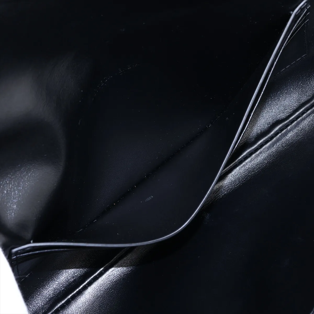 Intrecciato Andiamo Clutch Leather Clutch Bag Black — view 8