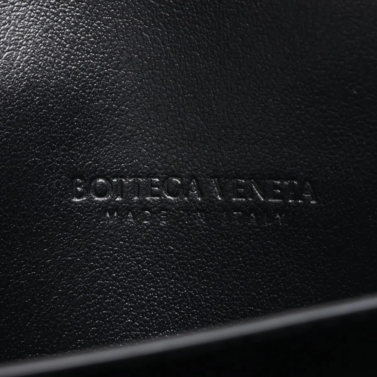 Intrecciato Andiamo Clutch Leather Clutch Bag Black — view 9