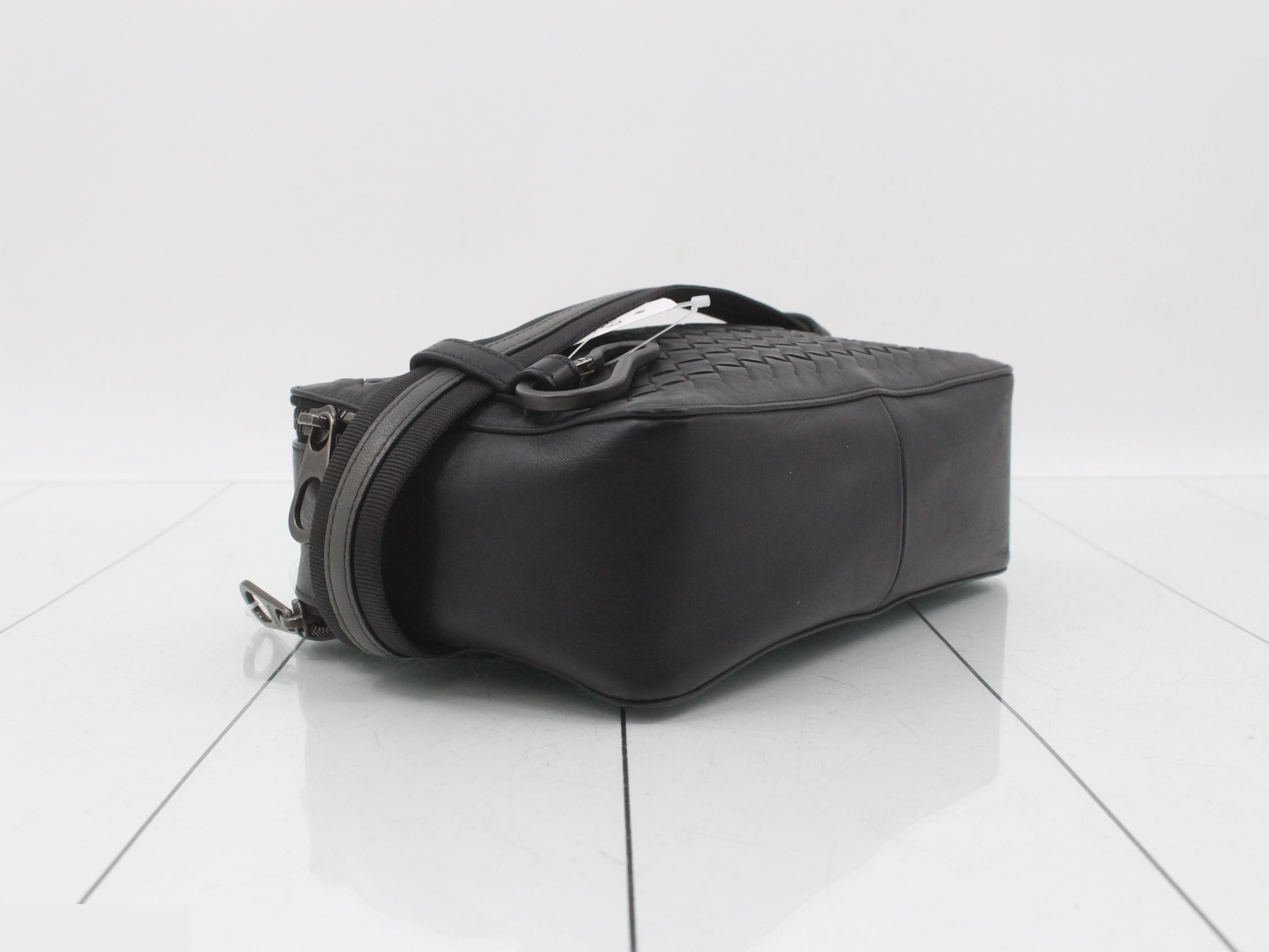 Intrecciato Leather Clutch Bag, Black — view 5