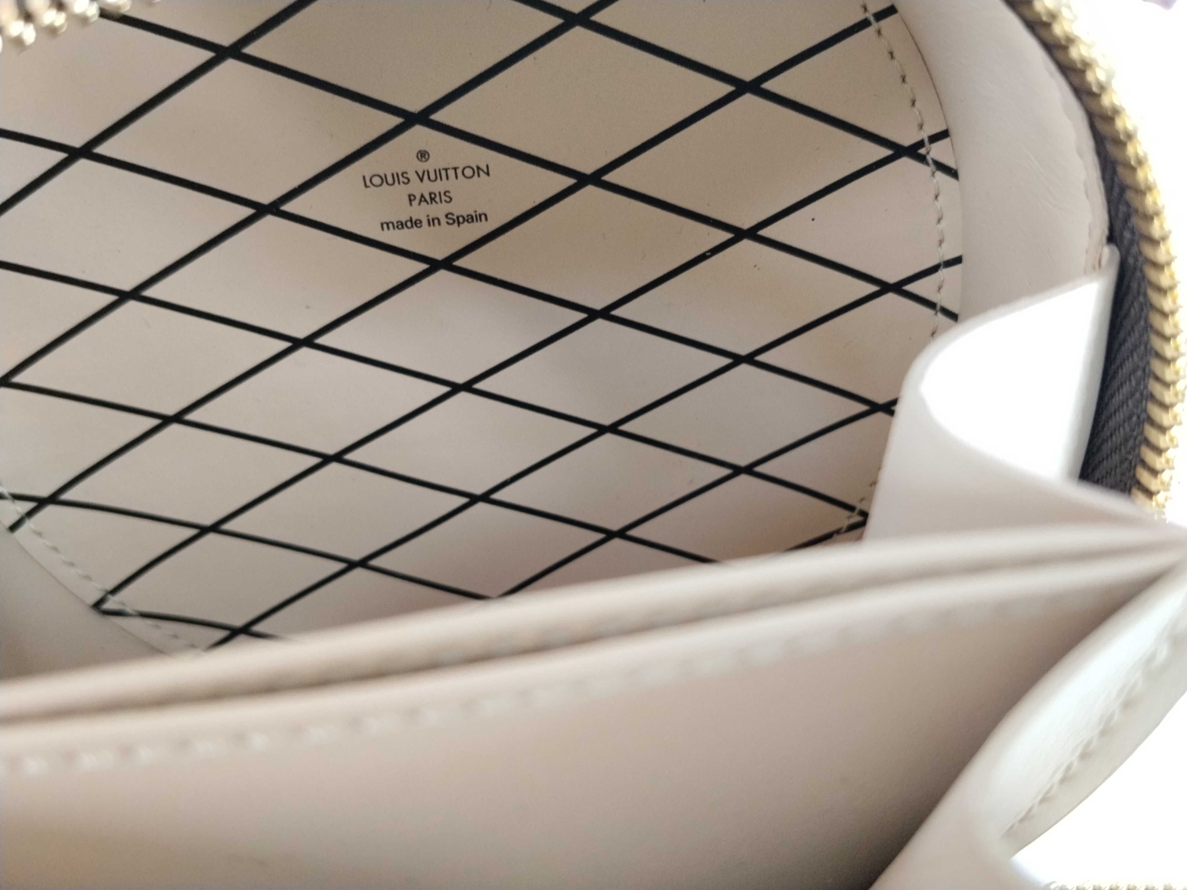Monogram Bag Mini Boite Chapeau RFID Handbag — view 11