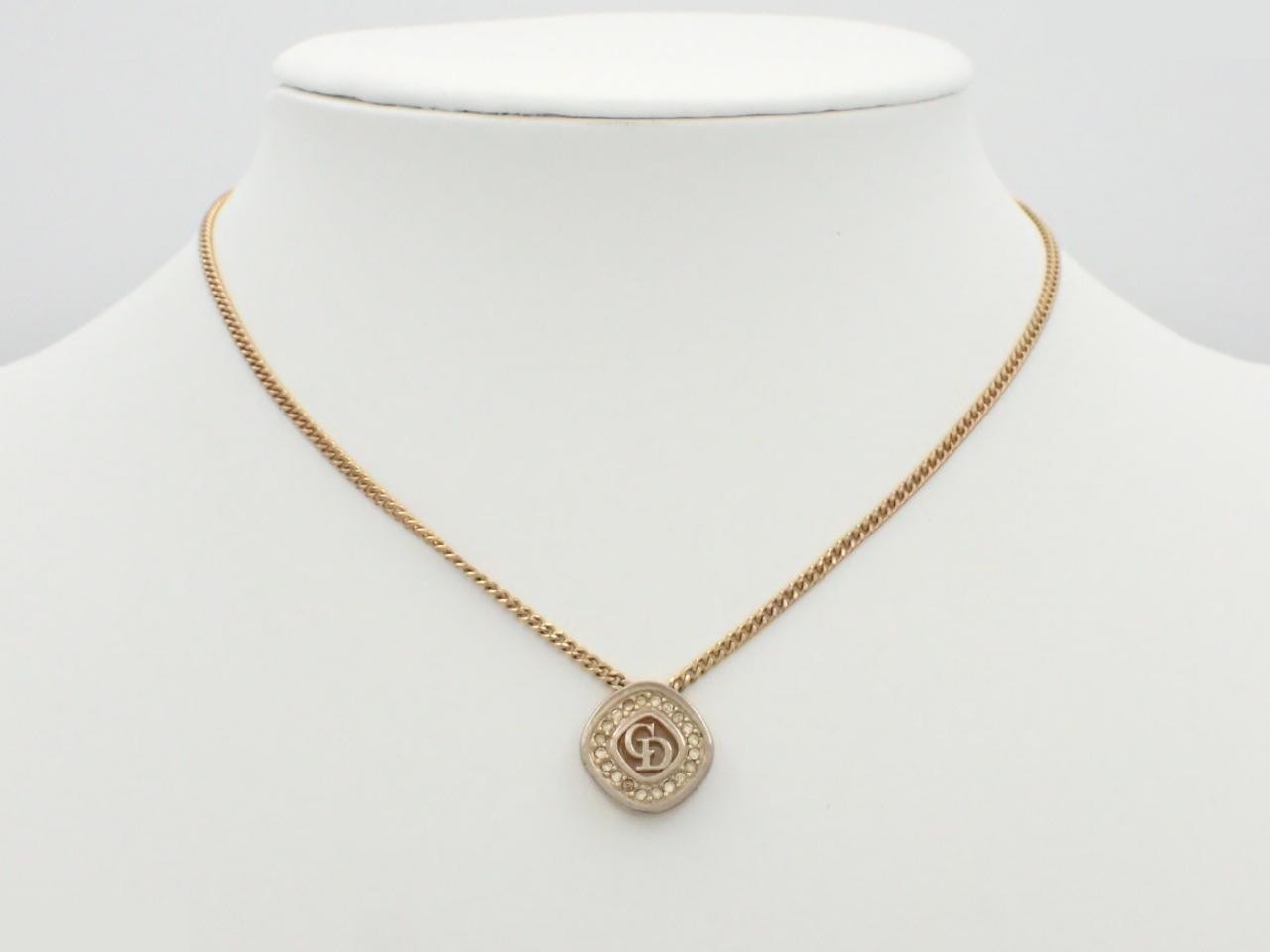 necklace, CD logo pendant, chain approximately 37cm, gold color. — view 3