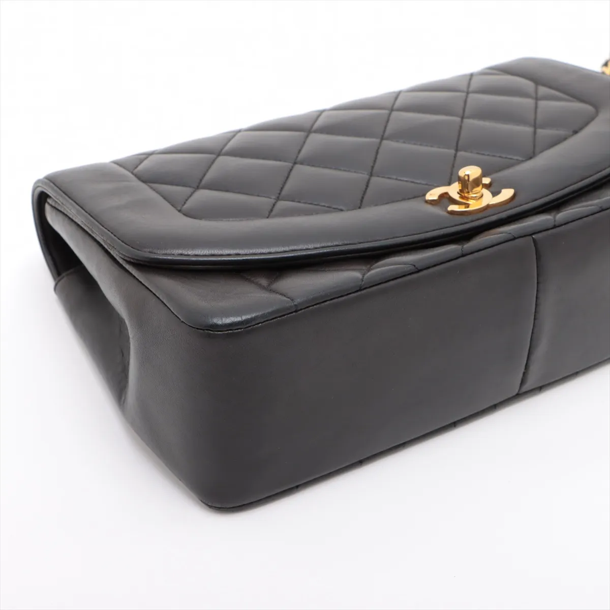 Matelasse Lambskin Single Flap Single Chain Bag Diana Flap Black Gold Hardware — view 4