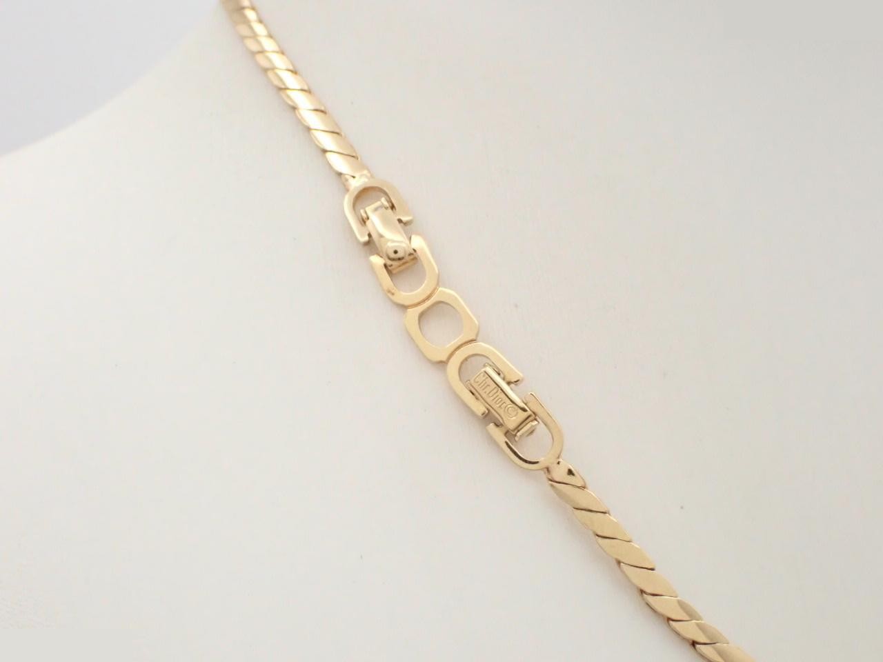 Other line: Precious metal necklaces and pendants, neck circumference approximately 40cm. — view 2