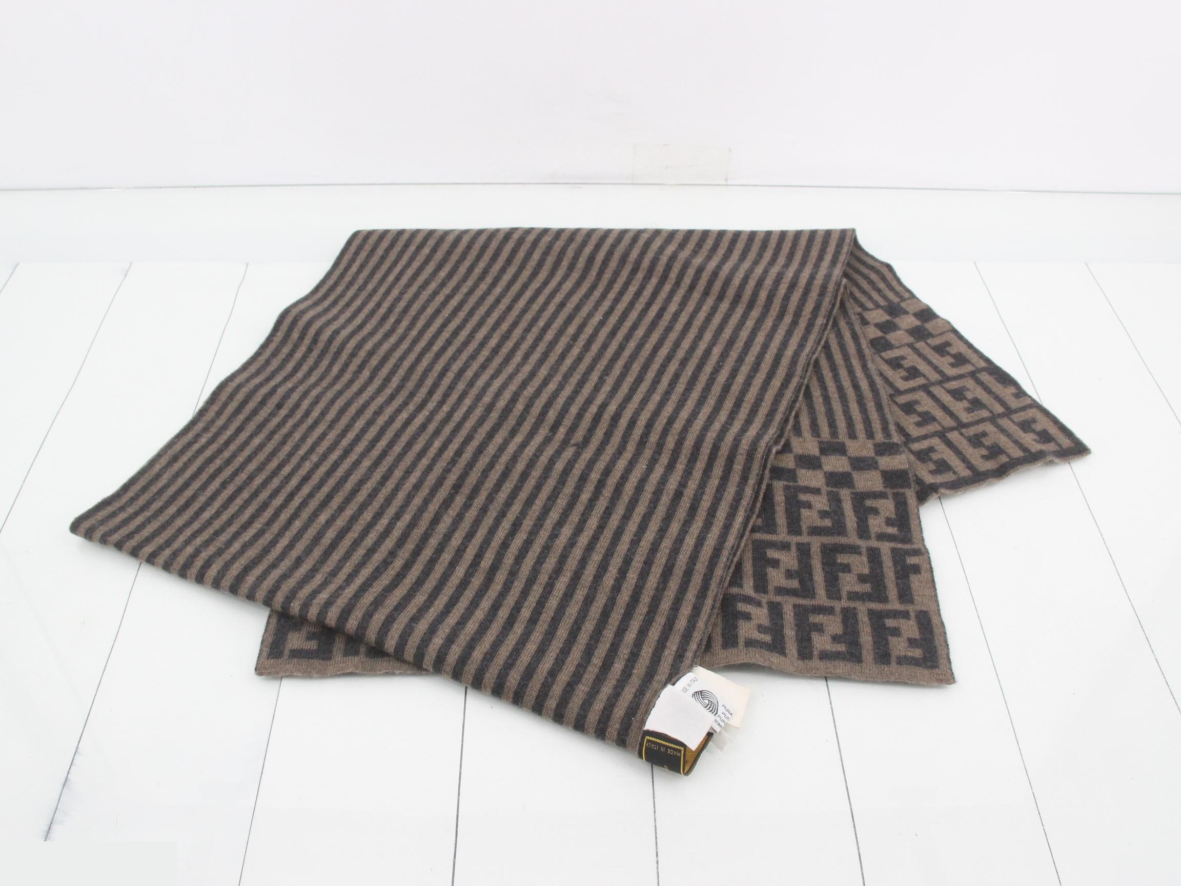 ZUCCA scarf with tag — view 3