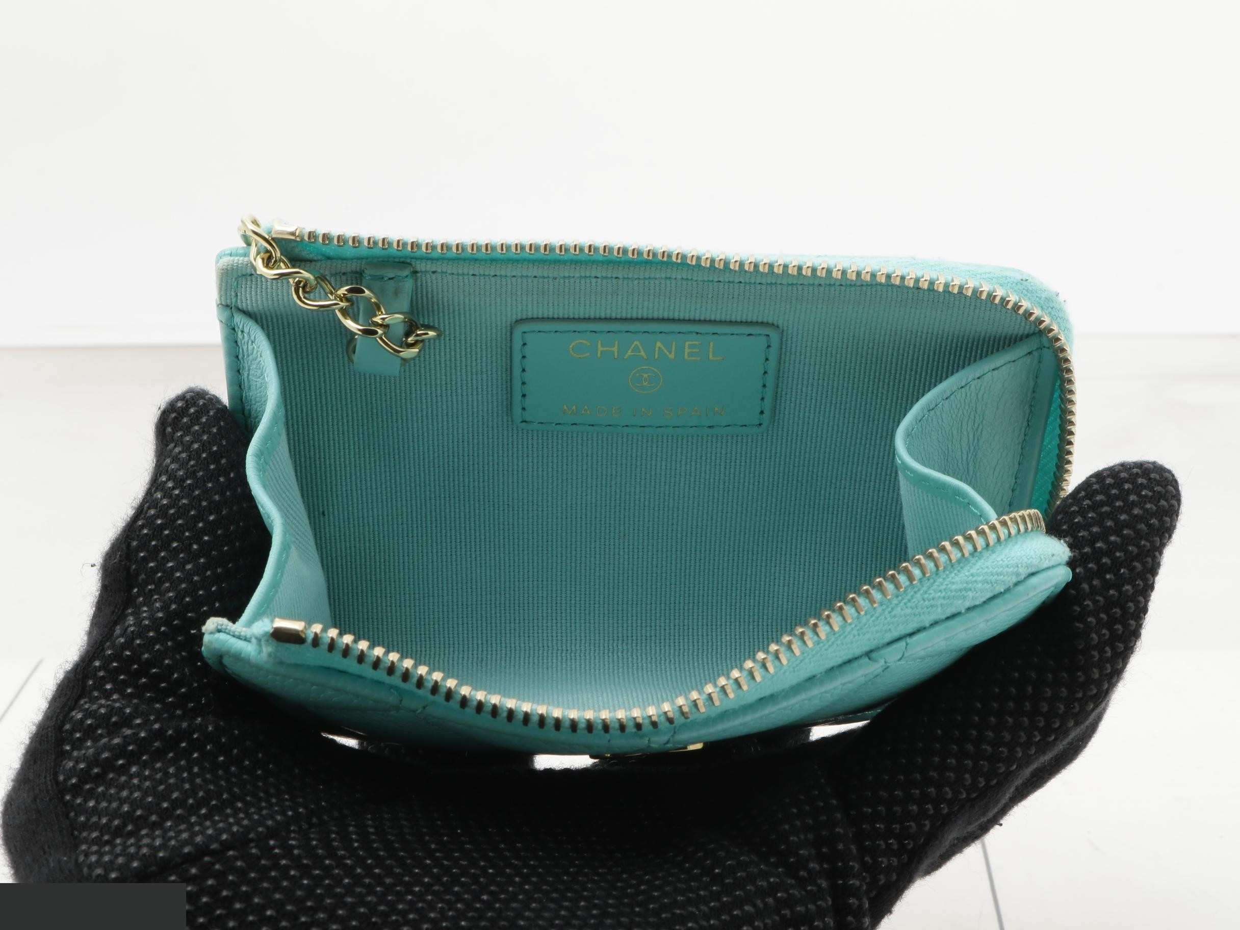 Coin case with key ring — view 4