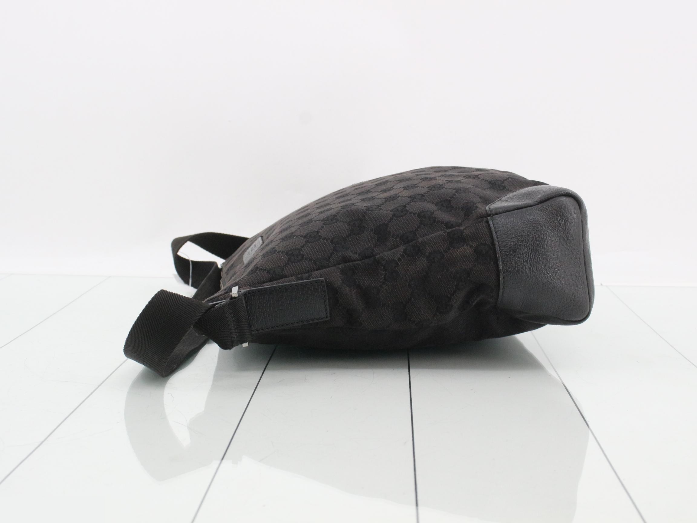 GG Canvas Shoulder Bag 110054 — view 4