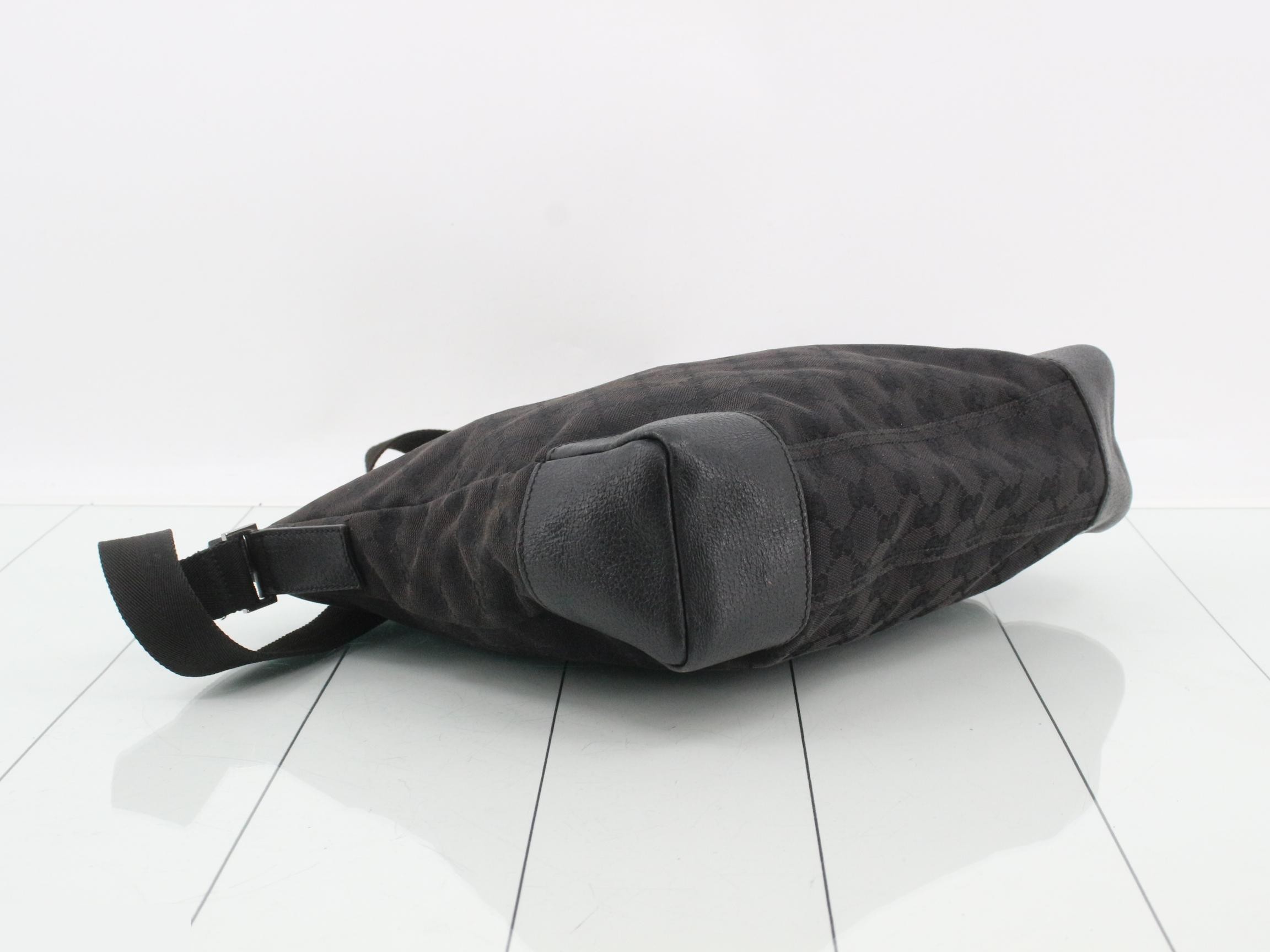 GG Canvas Shoulder Bag 110054 — view 5