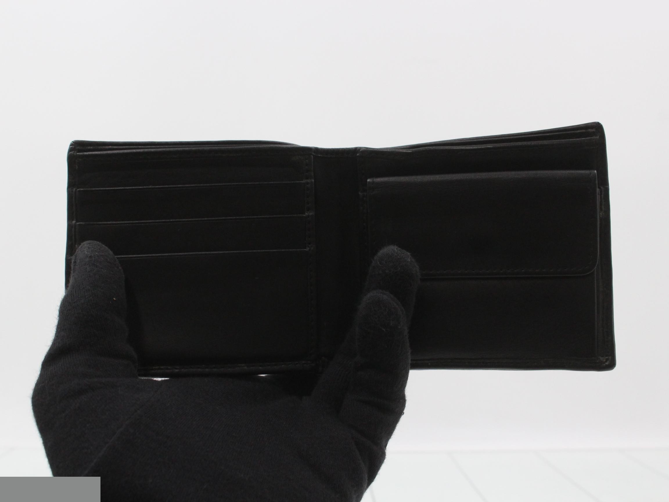 Other lines: Bags and Wallets — view 4