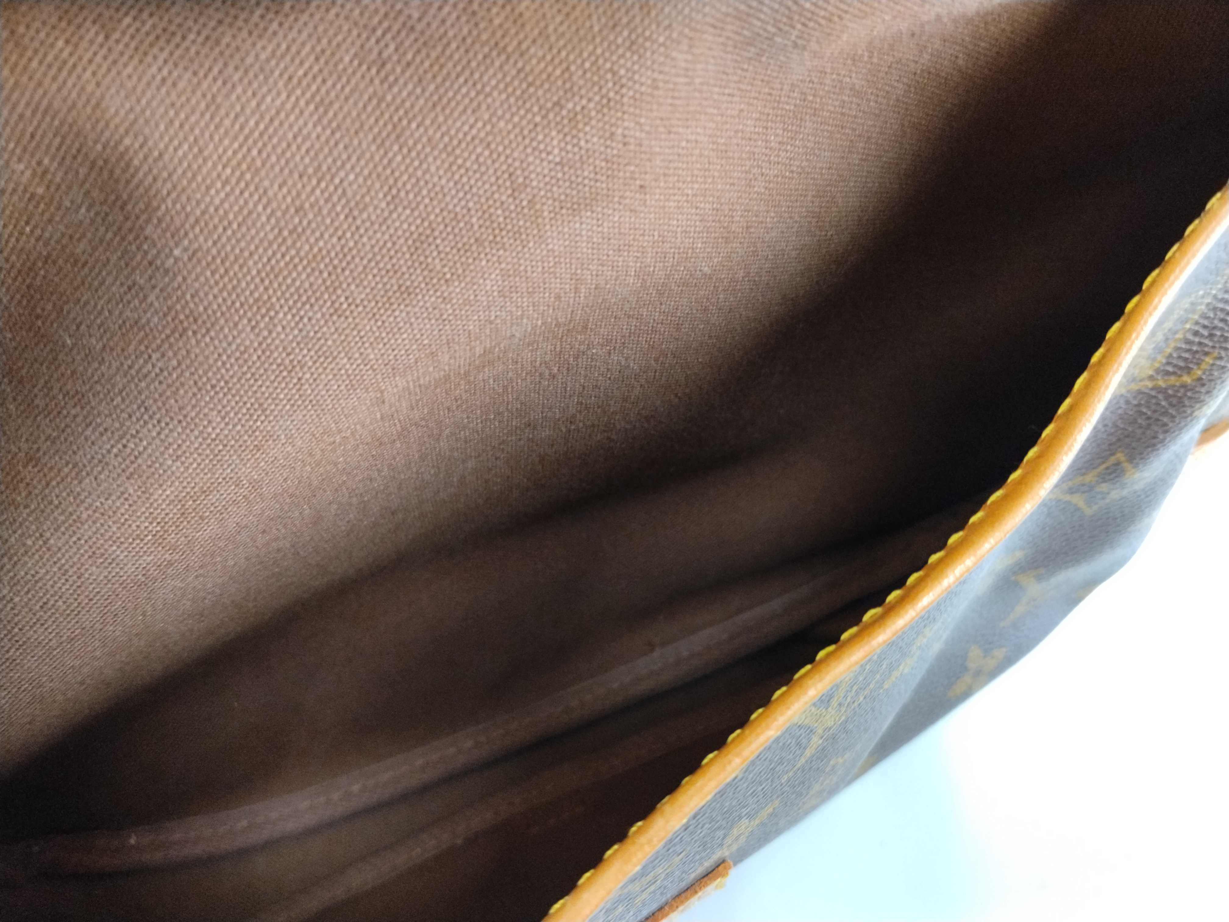 Monogram Bag Louis Vuitton Monogram Saumur Shoulder Bag — view 14