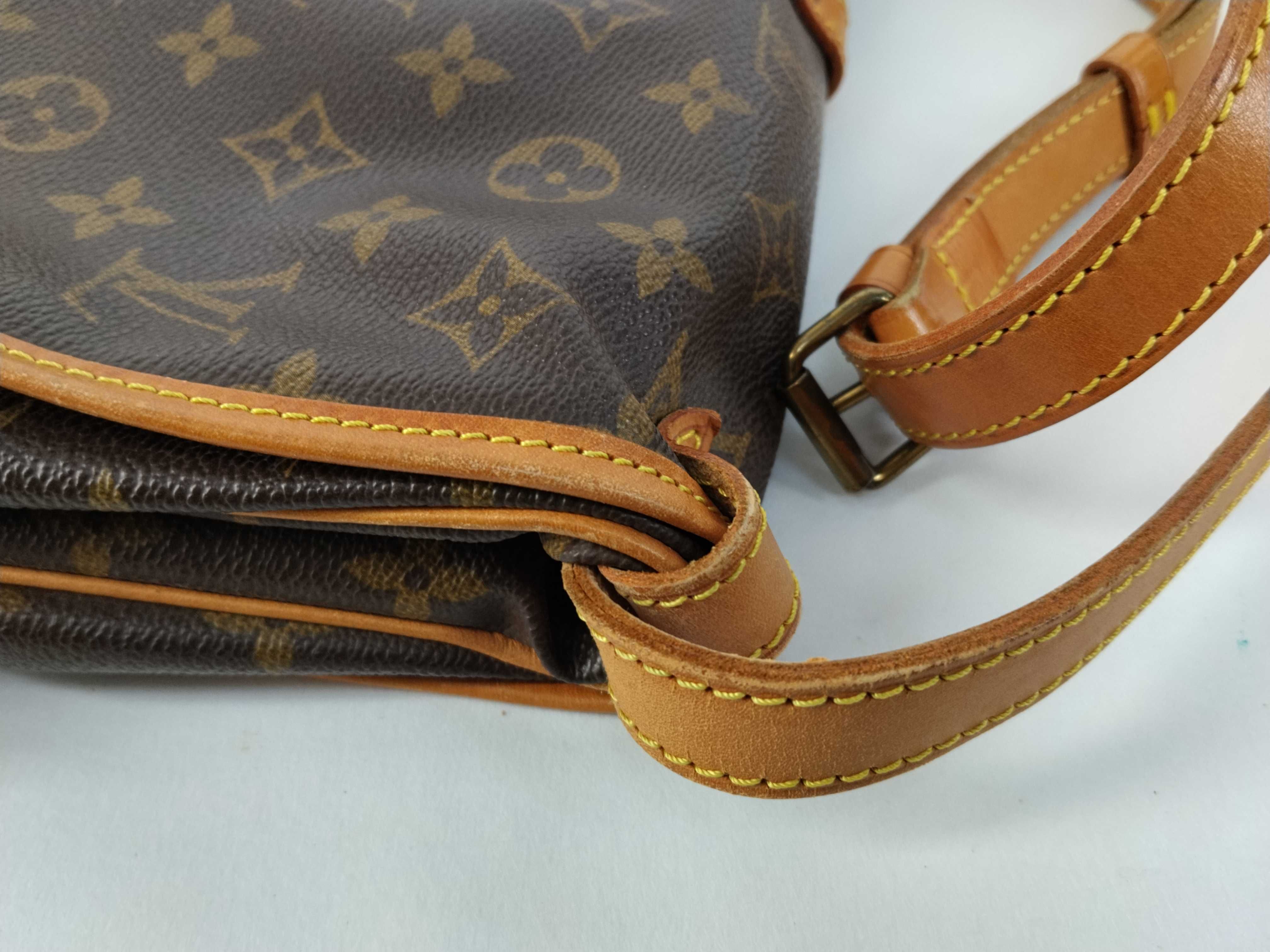 Monogram Bag Louis Vuitton Monogram Saumur Shoulder Bag — view 5