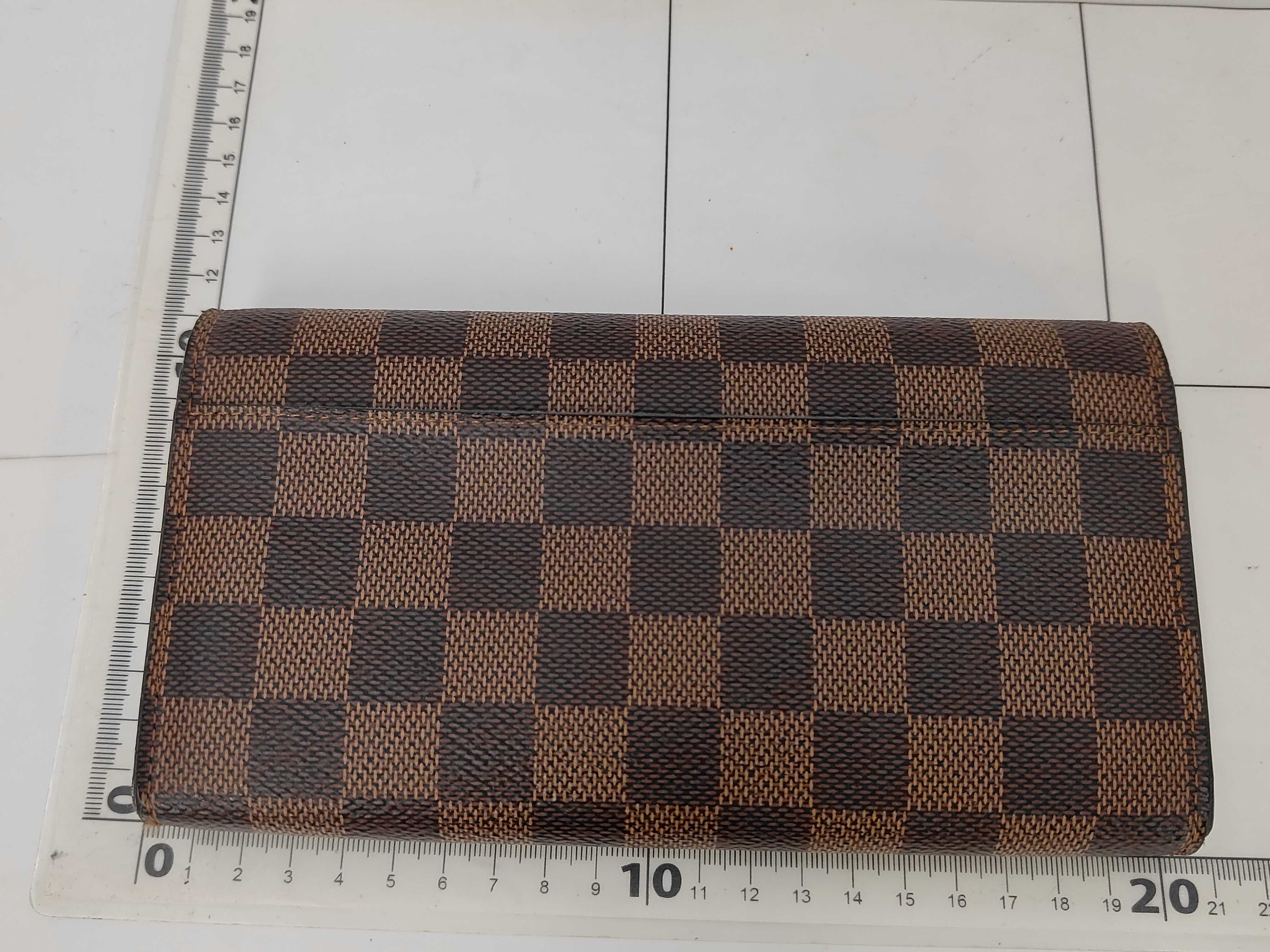 Damier Portefeuille Sarah Brown Long Wallet with Pink Interior — view 2