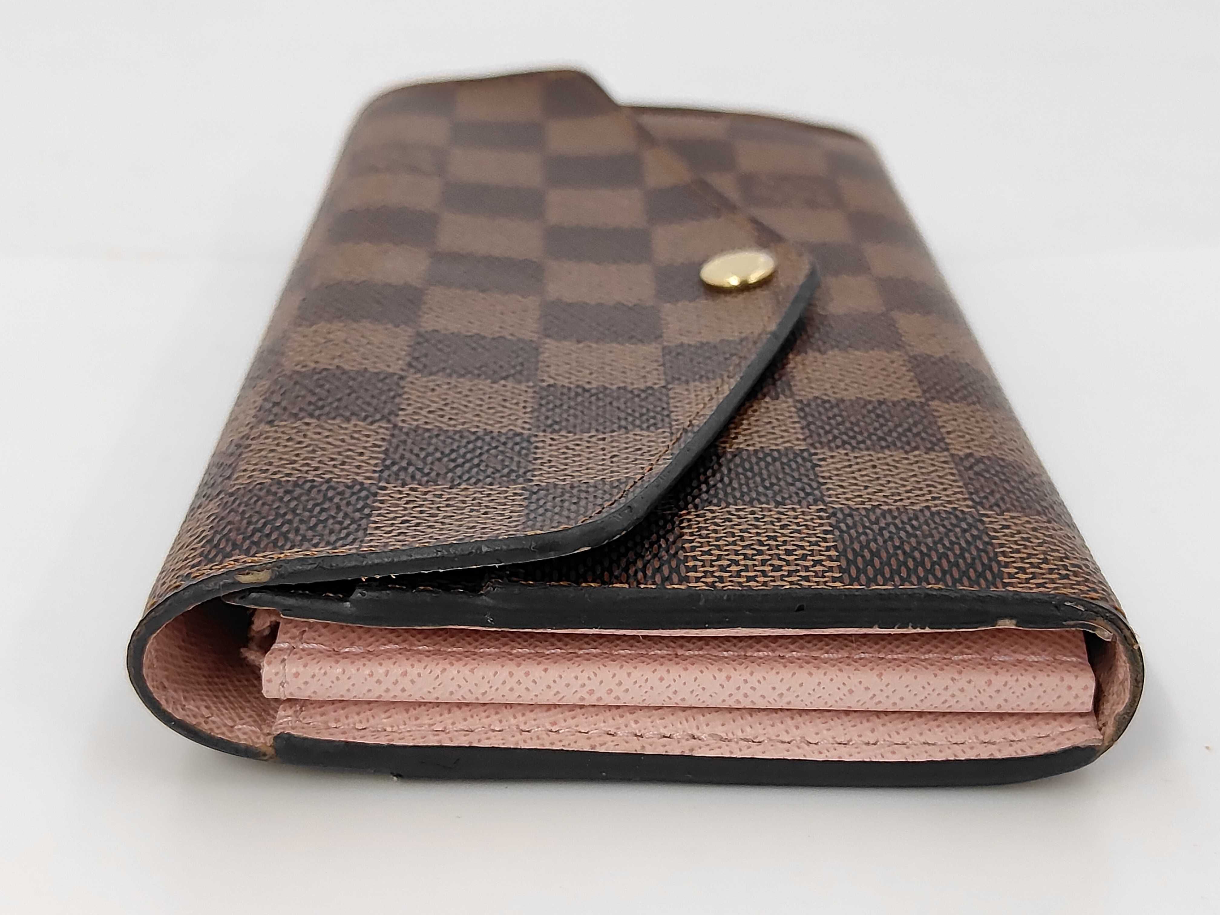 Damier Portefeuille Sarah Brown Long Wallet with Pink Interior — view 8