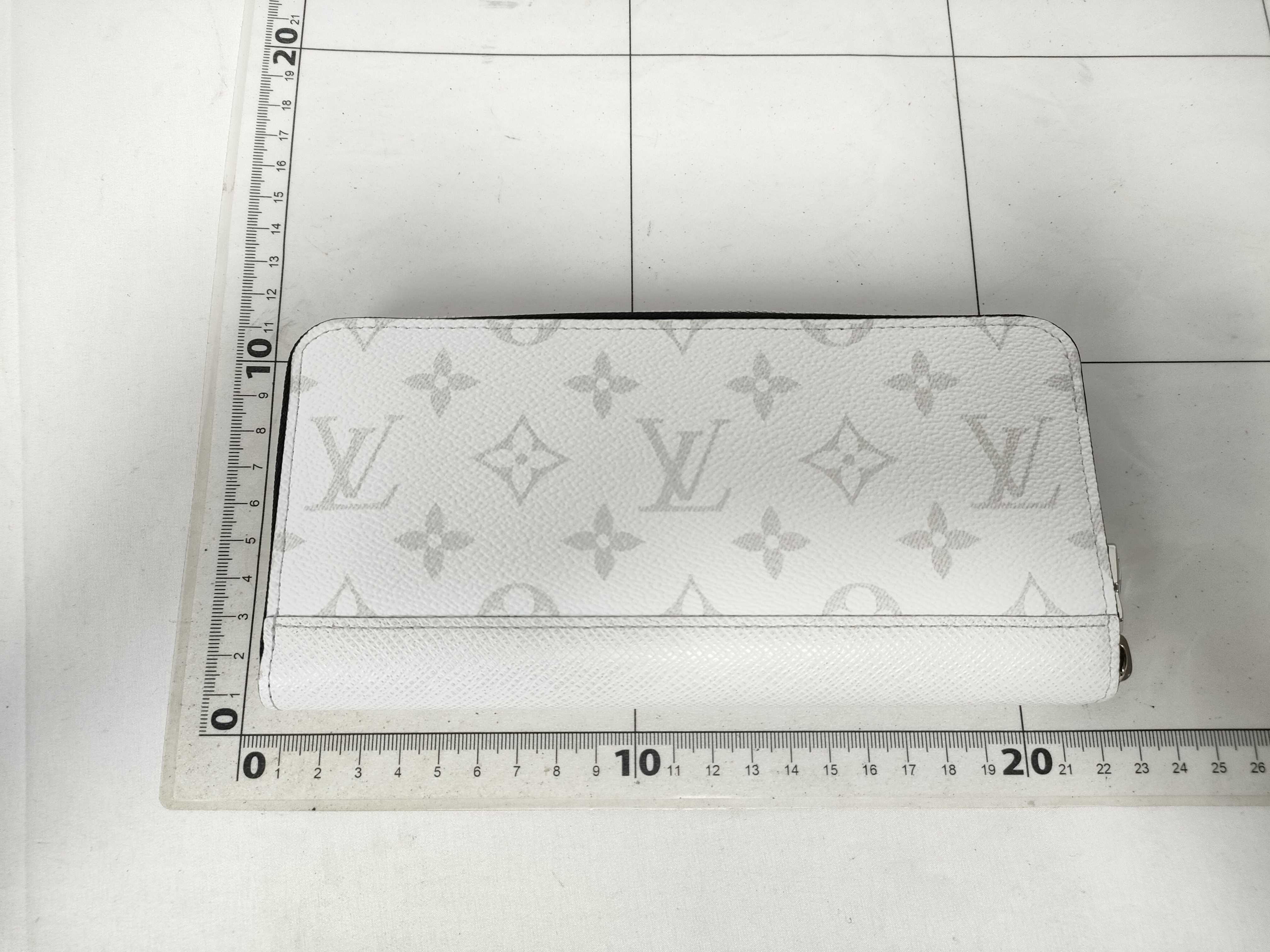 LV Zippy Wallet Horizontal Taigarama Wallet — view 2