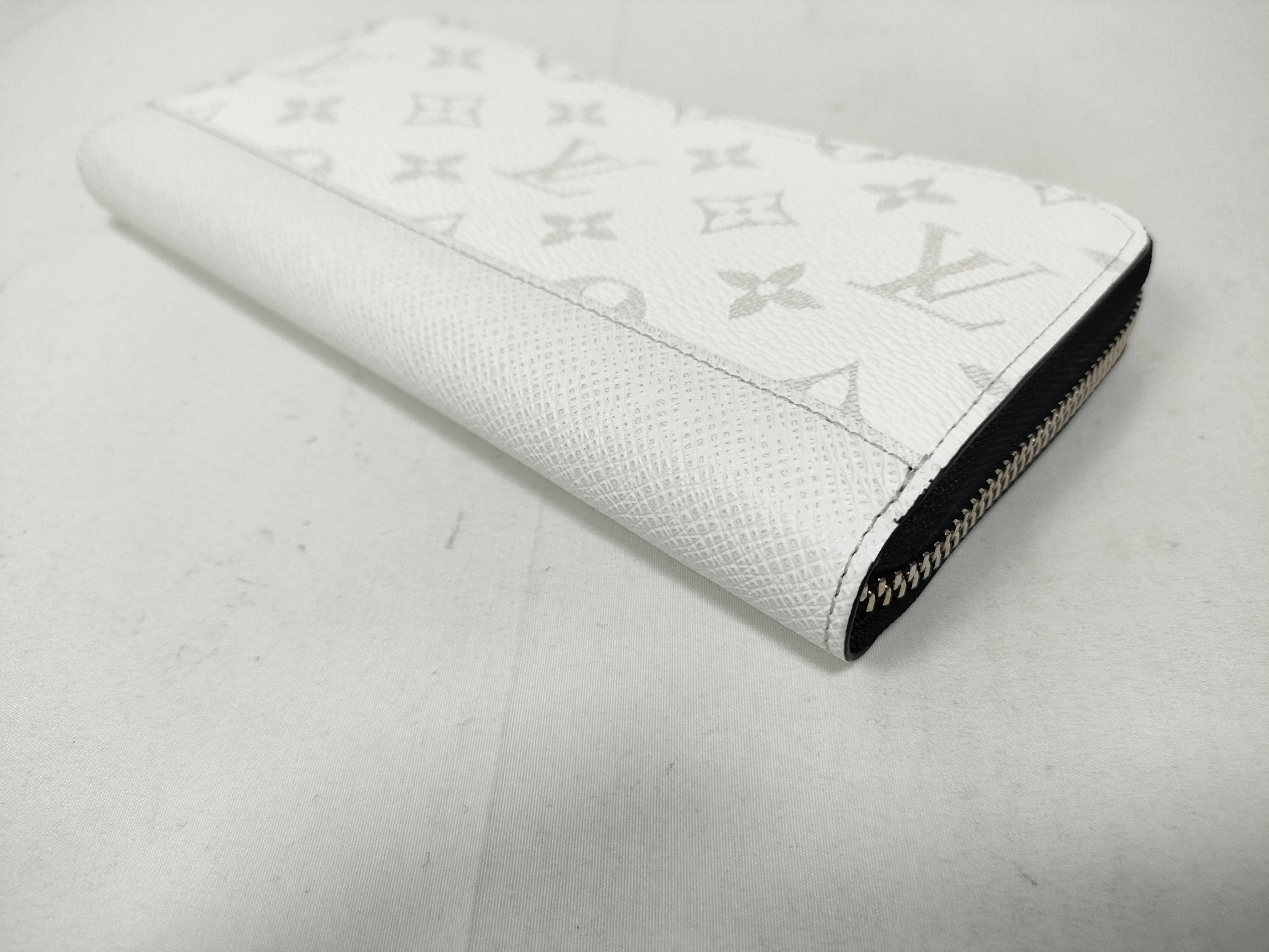 LV Zippy Wallet Horizontal Taigarama Wallet — view 3