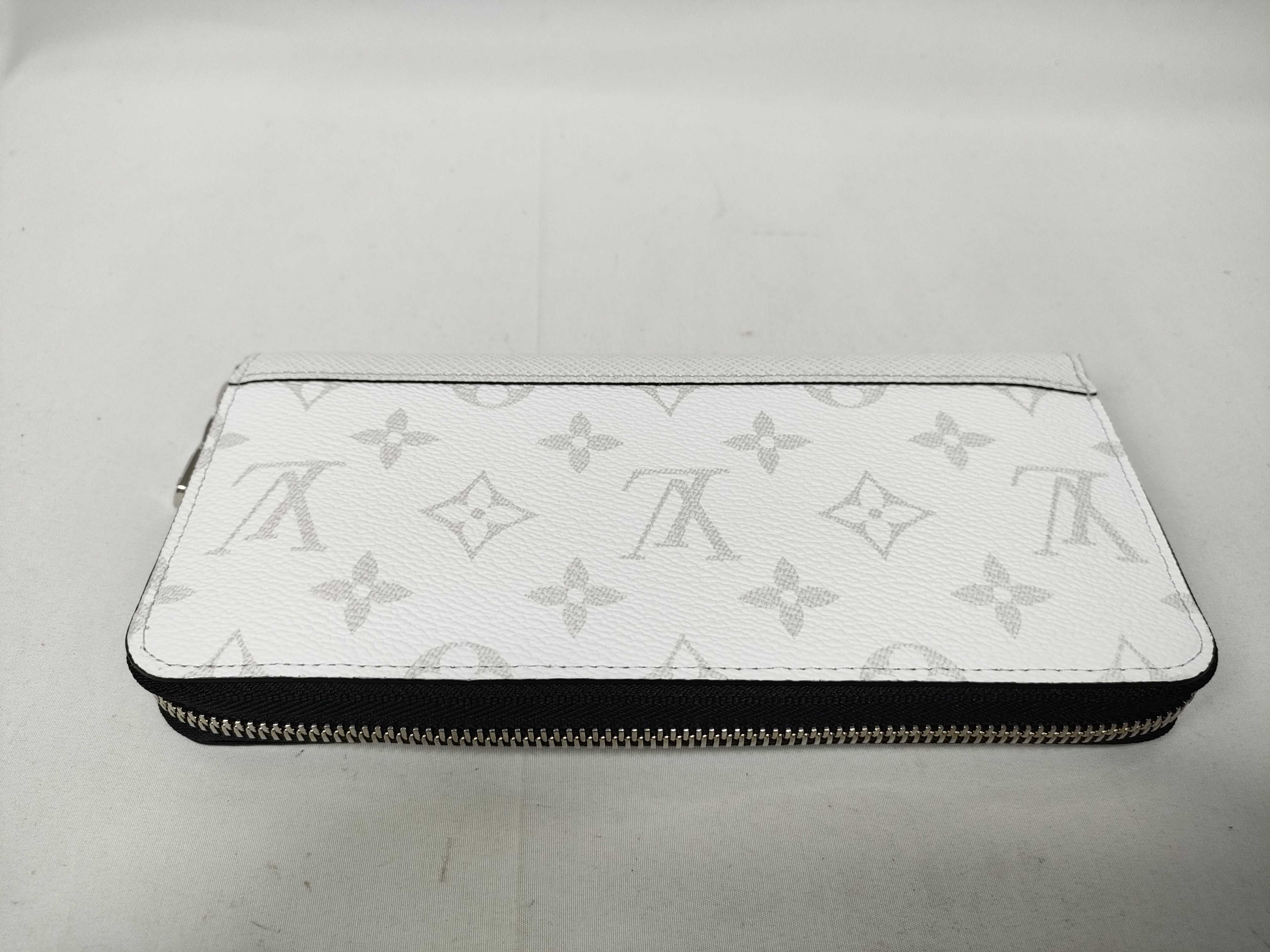 LV Zippy Wallet Horizontal Taigarama Wallet — view 8