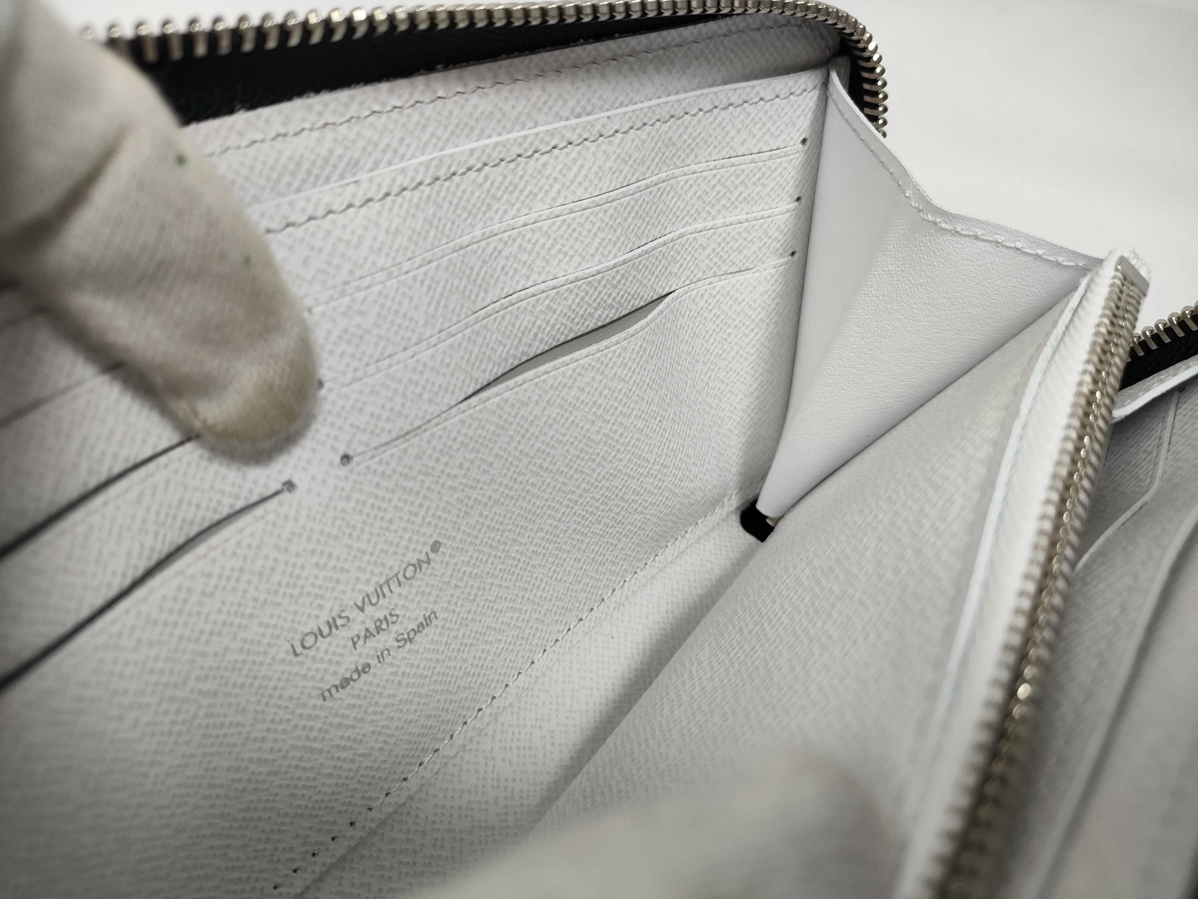 LV Zippy Wallet Horizontal Taigarama Wallet — view 10