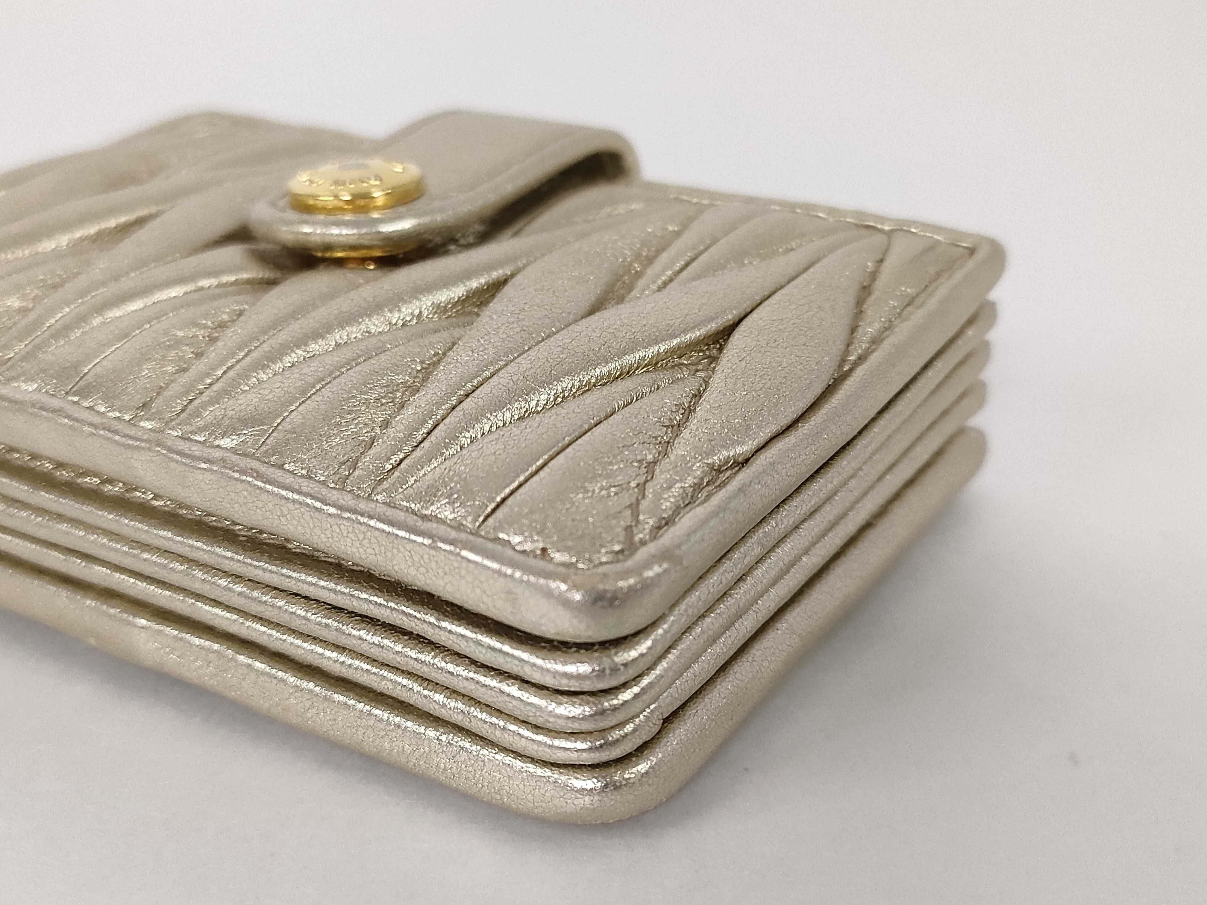 Matelassé Nappa Leather Bi-fold Wallet 197A Silver (Card Case/Pass Case/Business Card Holder) — view 3