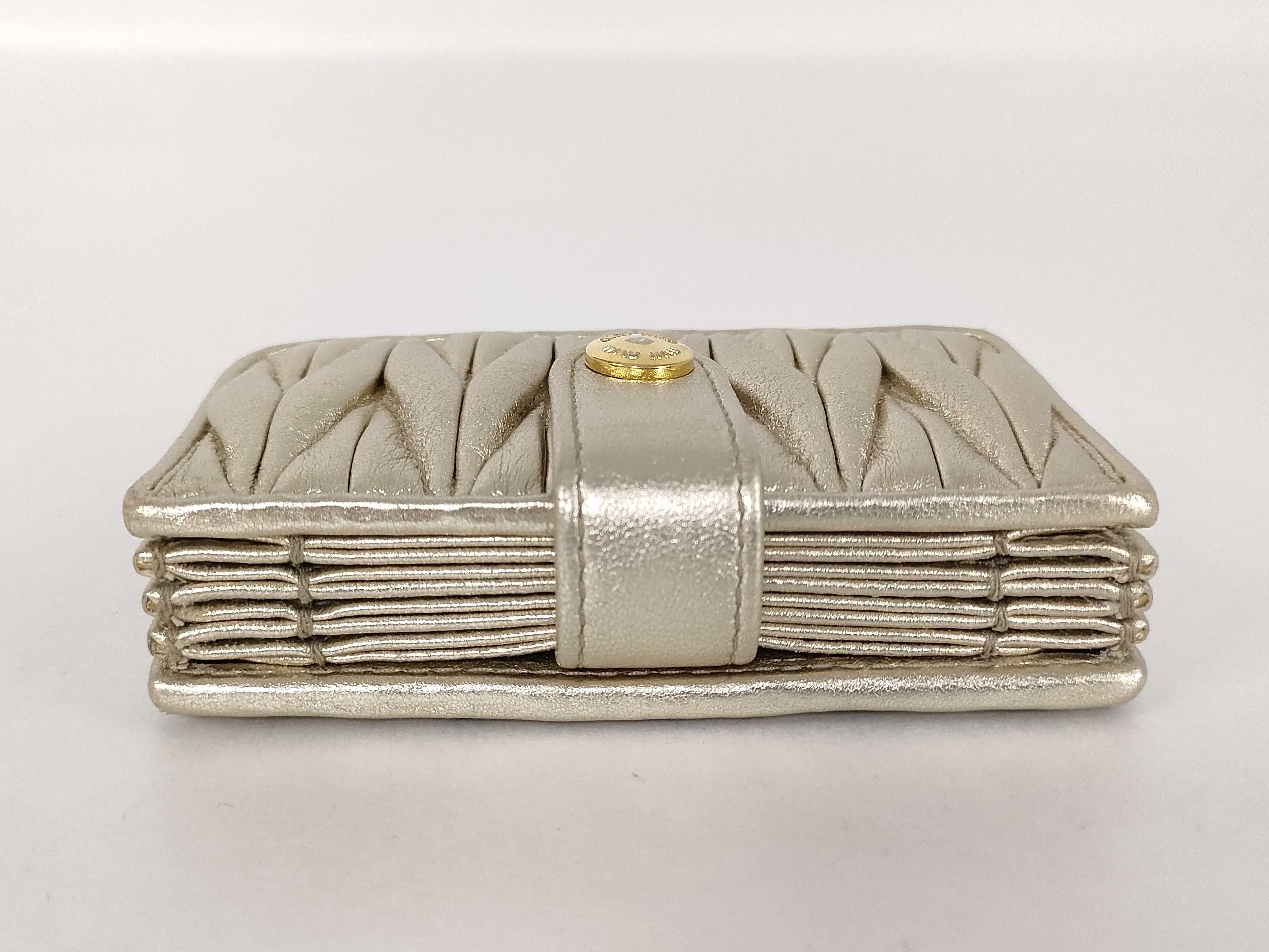 Matelassé Nappa Leather Bi-fold Wallet 197A Silver (Card Case/Pass Case/Business Card Holder) — view 5