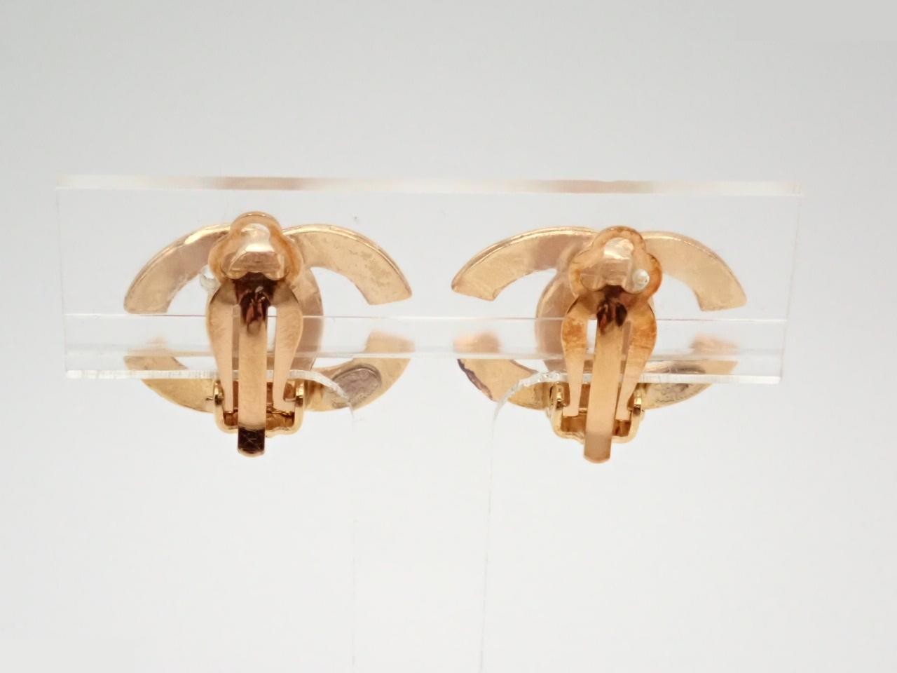 earrings, model 00A, Coco Mark, gold, 2cm wide. — view 2