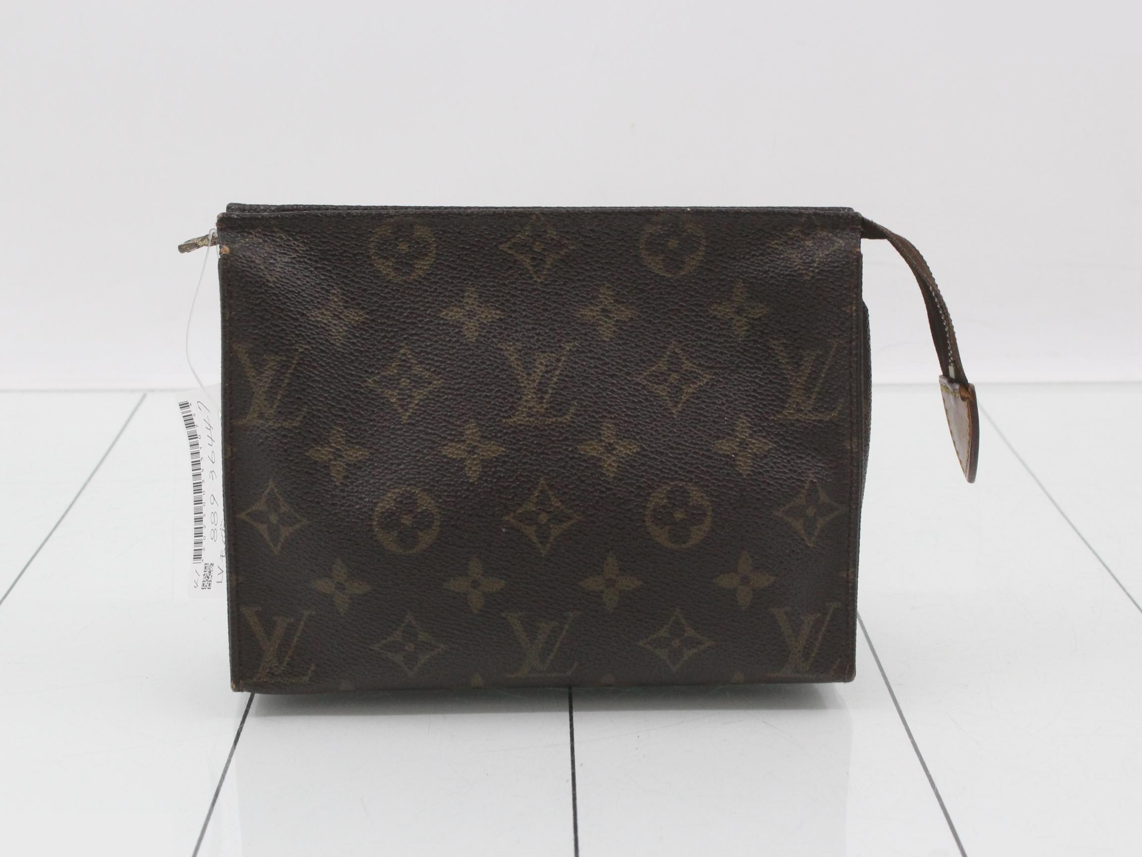 M47544 Pochette Toiletry 19