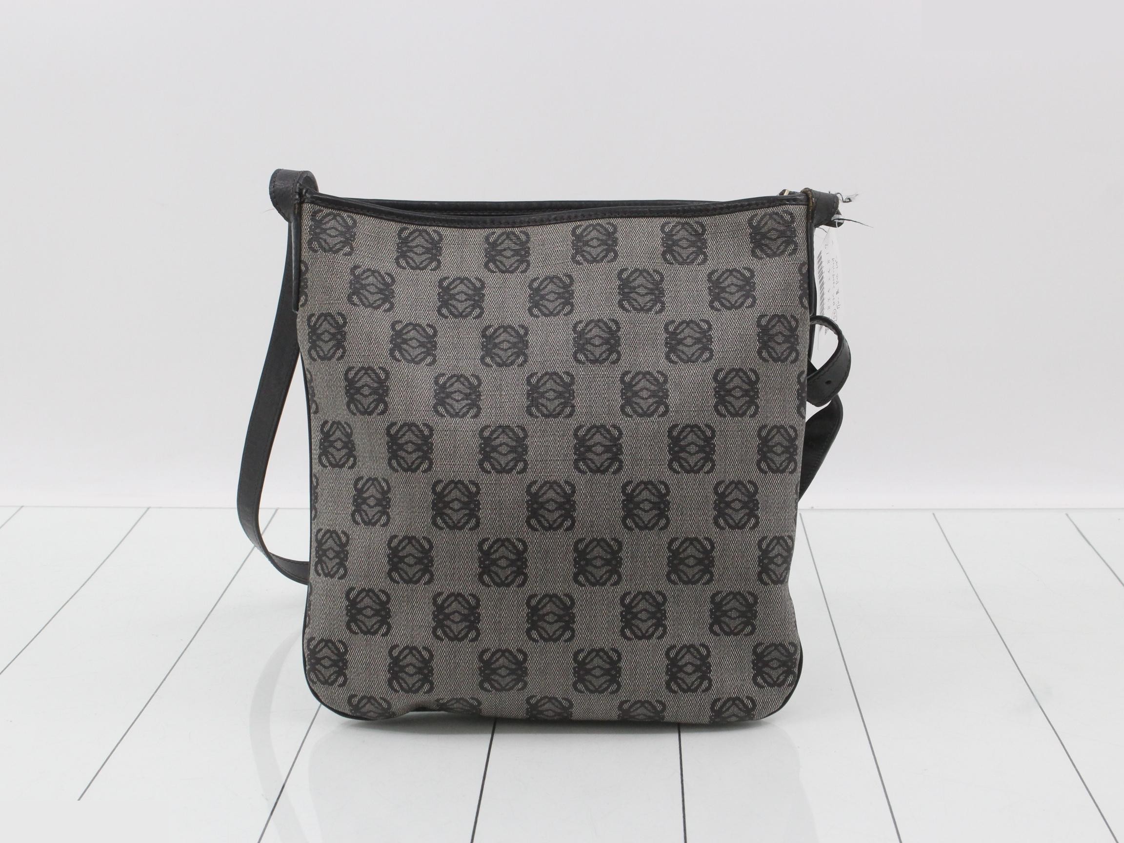 shoulder bag, gray and black, PVC leather. — view 2