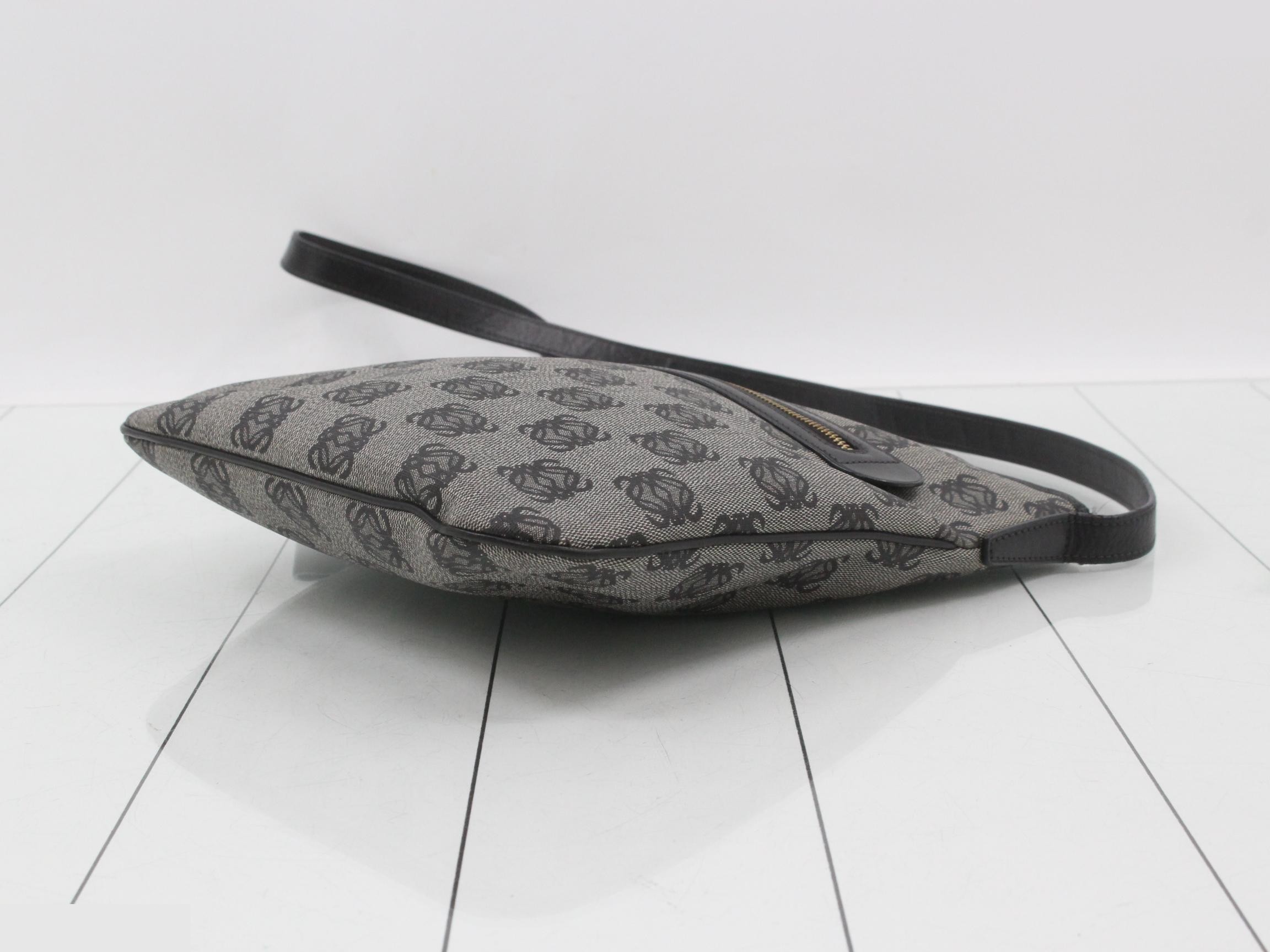 shoulder bag, gray and black, PVC leather. — view 6