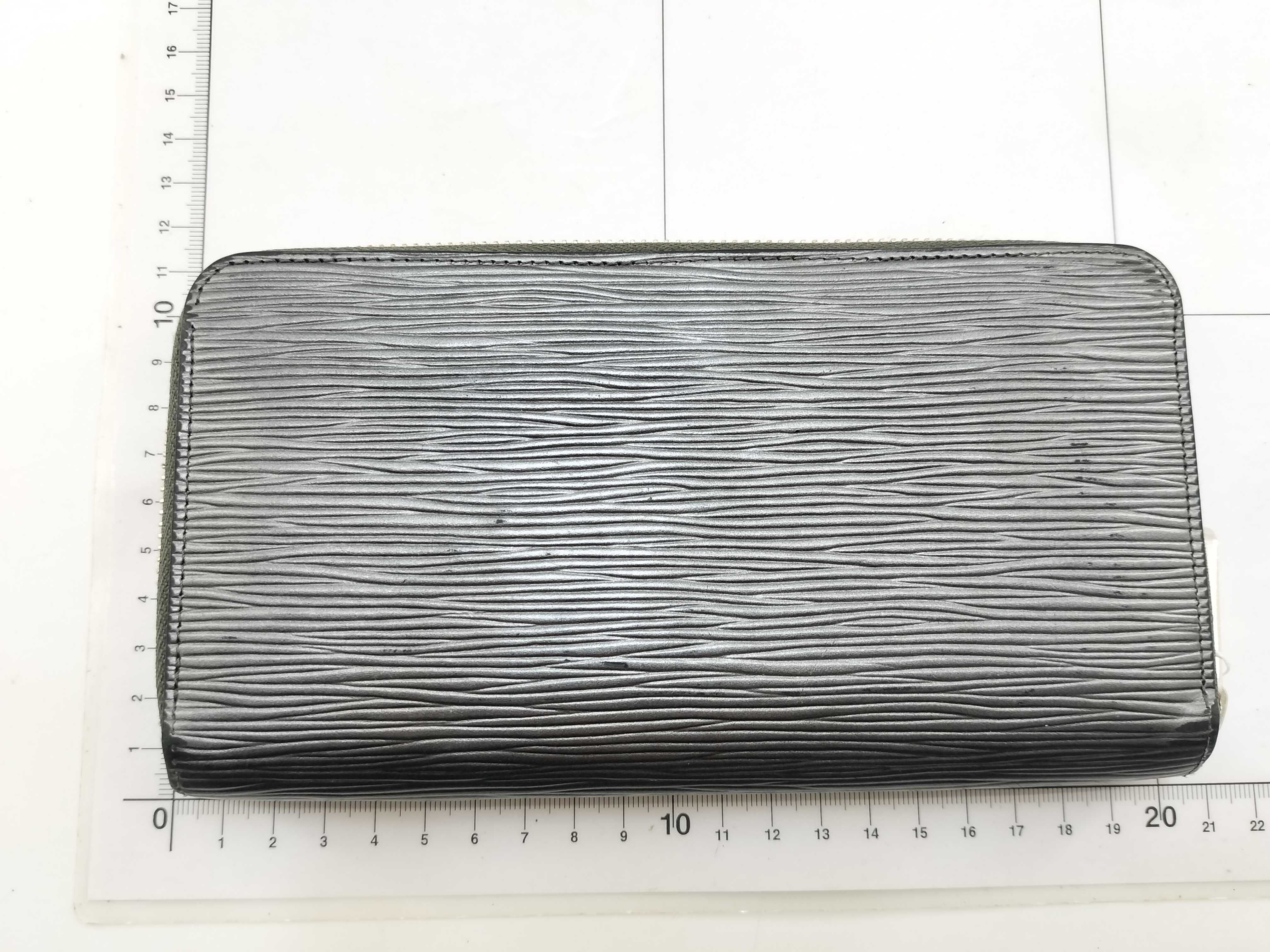 Epi LV Long Wallet Epi Silver Wallet — view 2