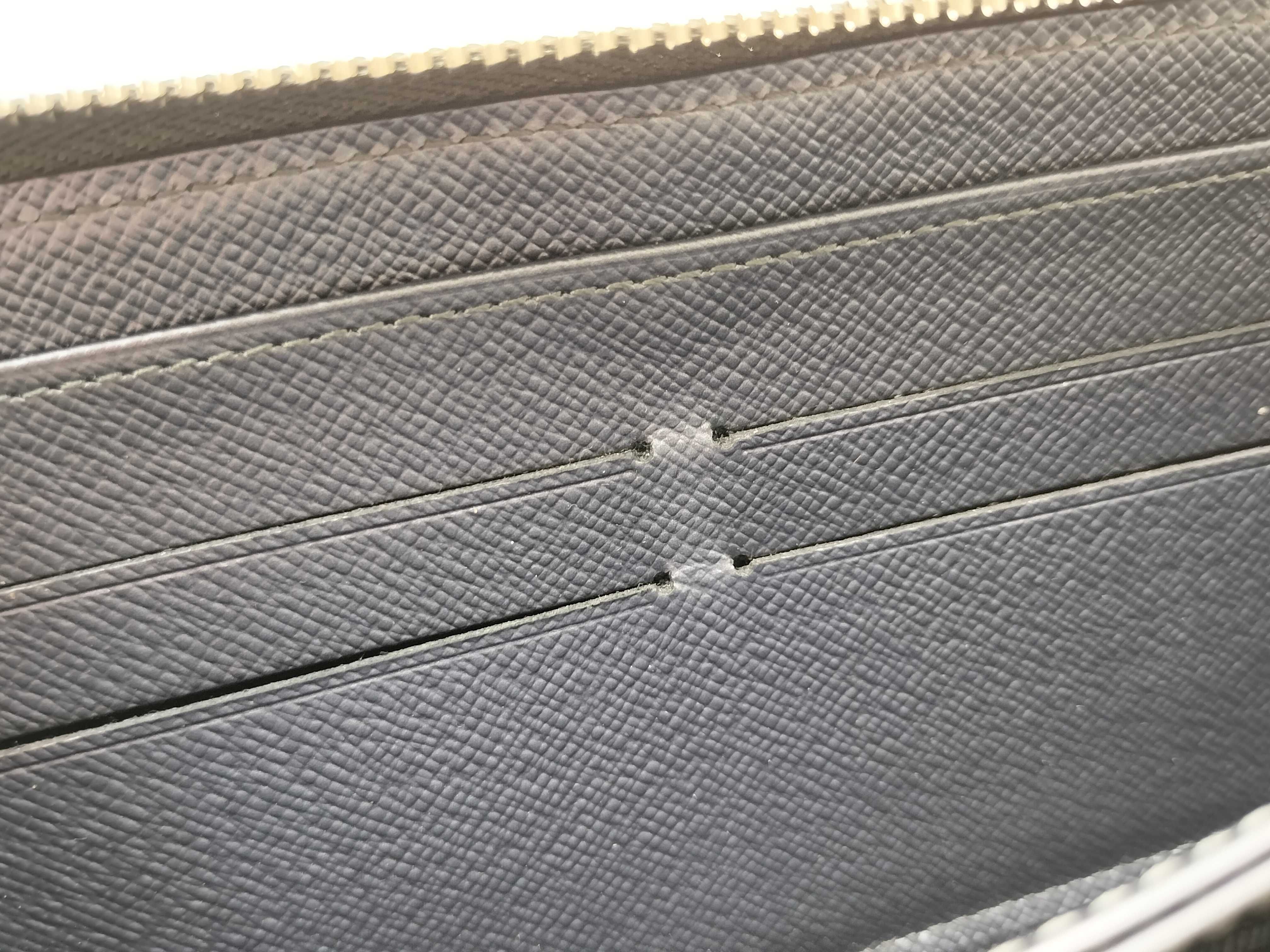 Epi LV Long Wallet Epi Silver Wallet — view 10