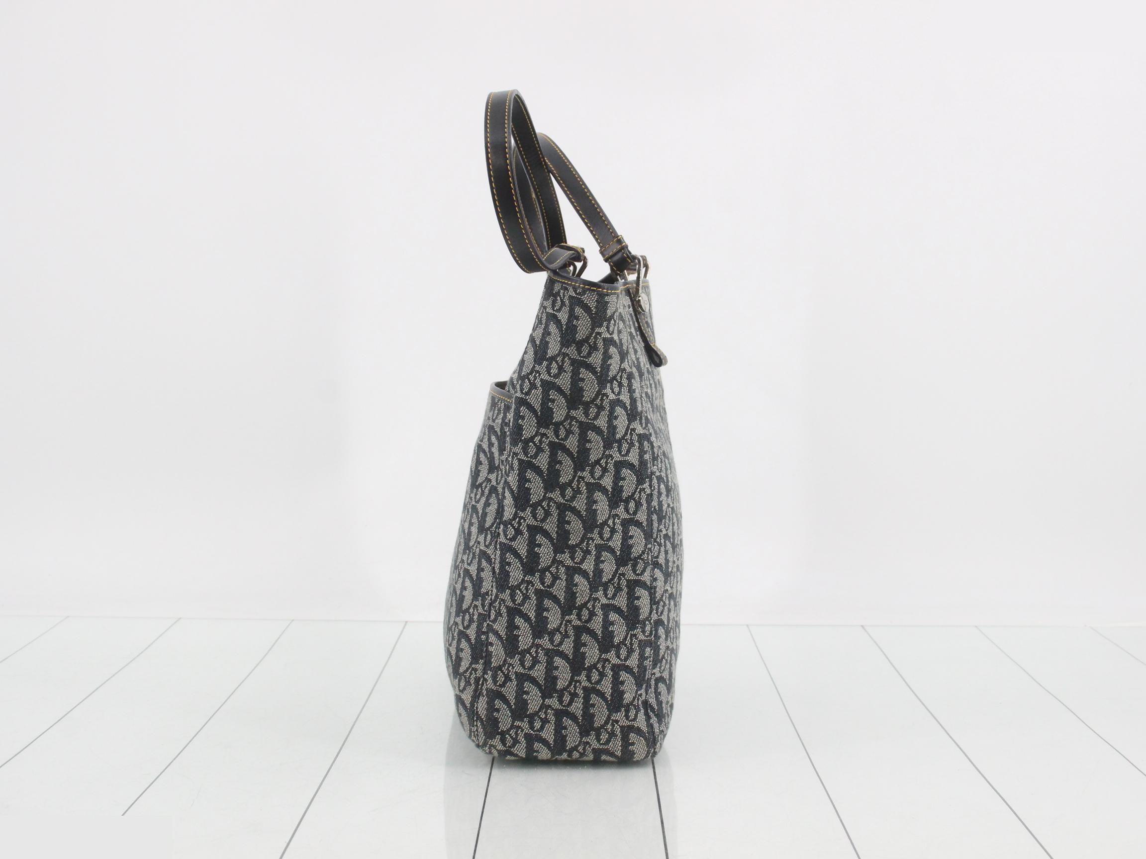 Trotter (Bag) - Tote Bag / Canvas - Navy — view 3