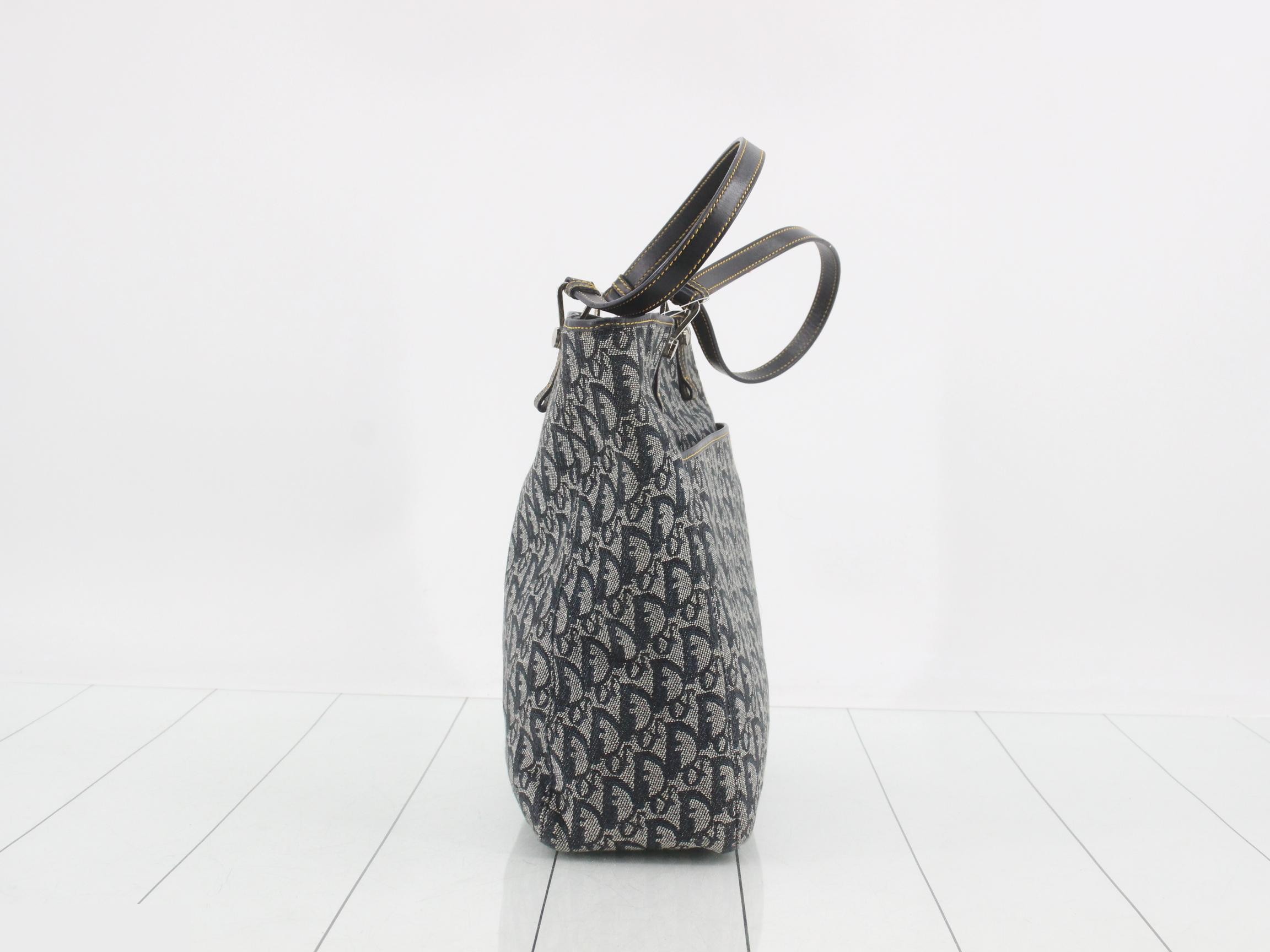 Trotter (Bag) - Tote Bag / Canvas - Navy — view 4