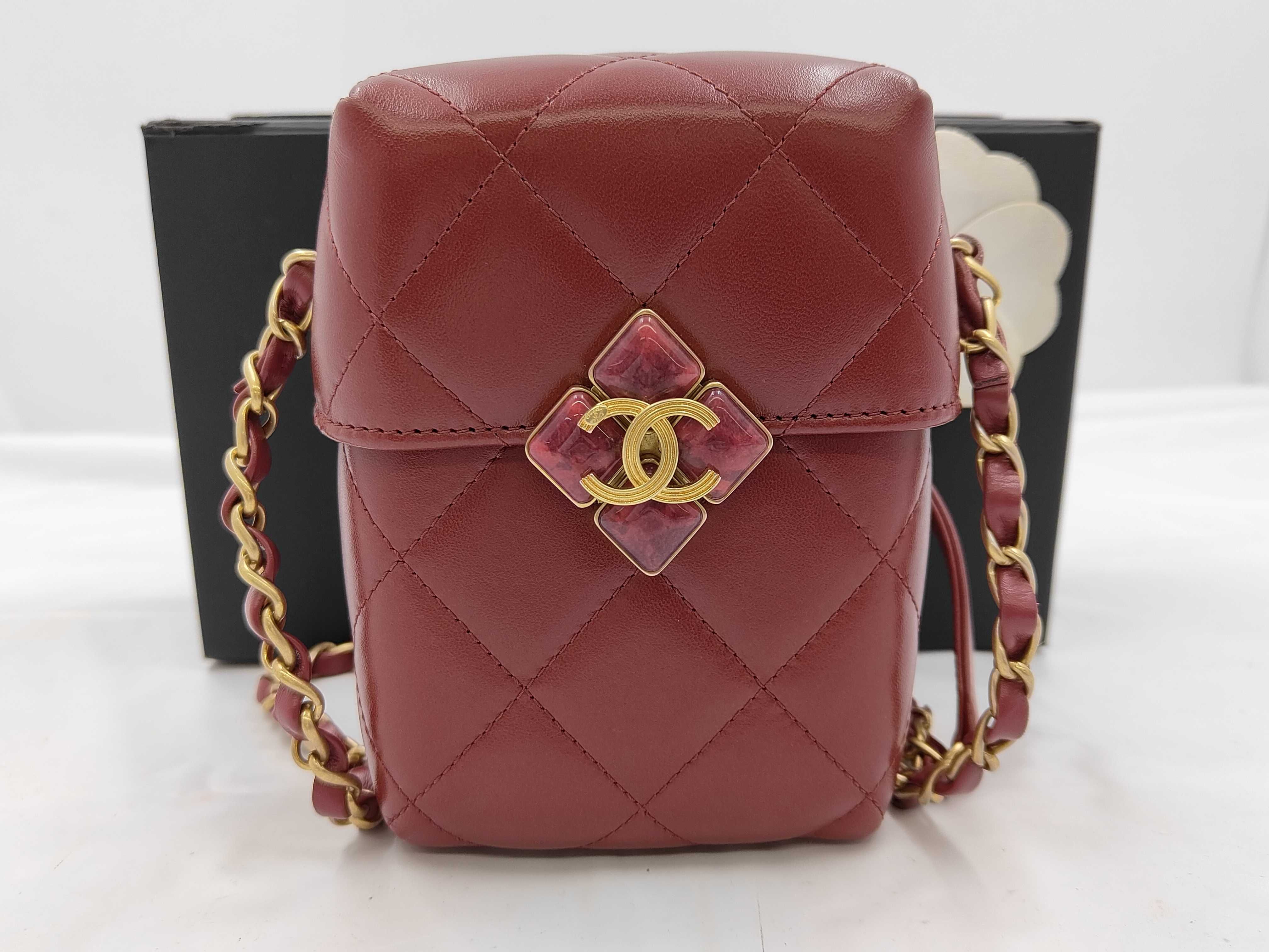 Matelassé Box Chain Shoulder Bag with Metal Tips