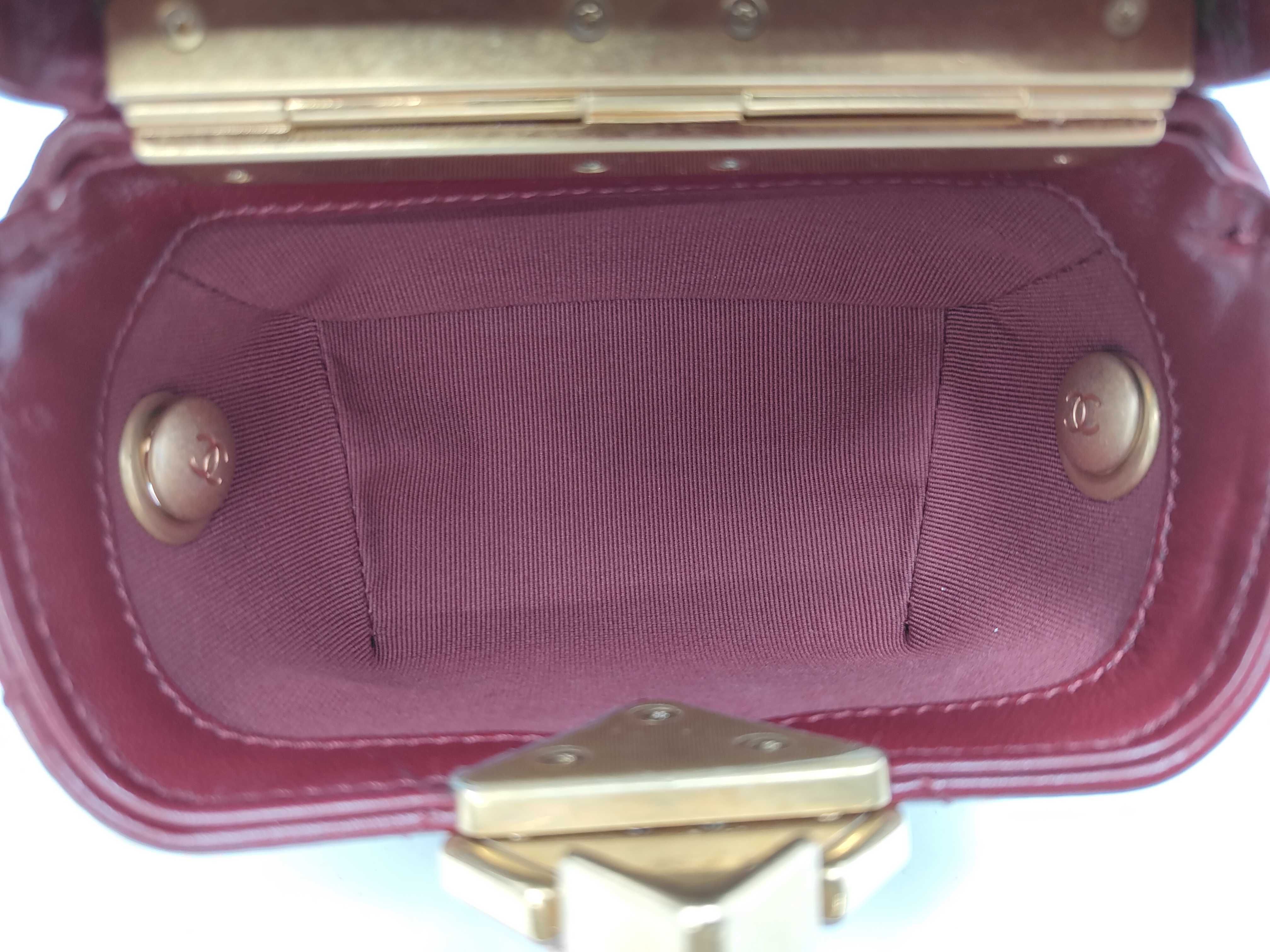 Matelassé Box Chain Shoulder Bag with Metal Tips — view 8