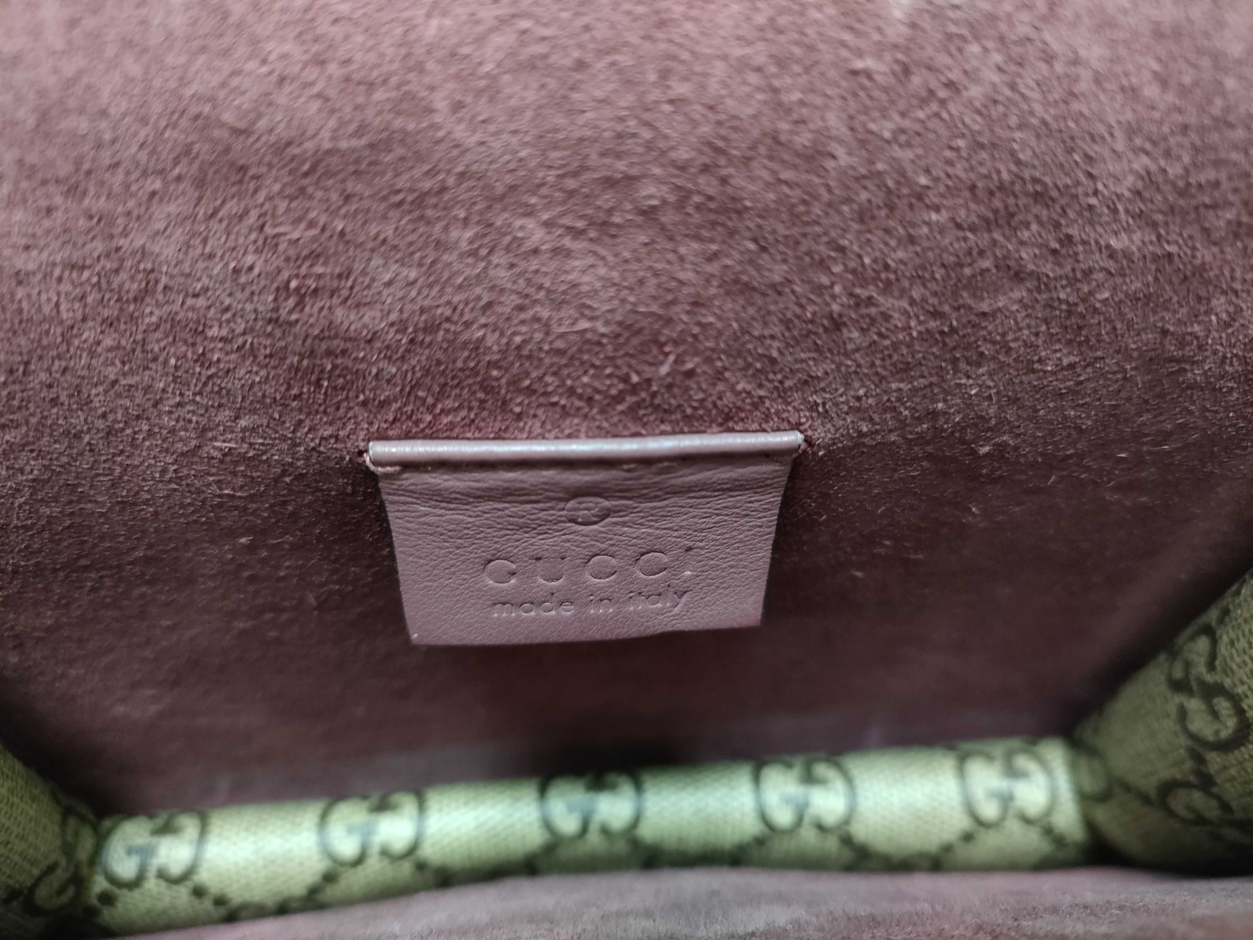 GG Supreme Shoulder Bag — view 11