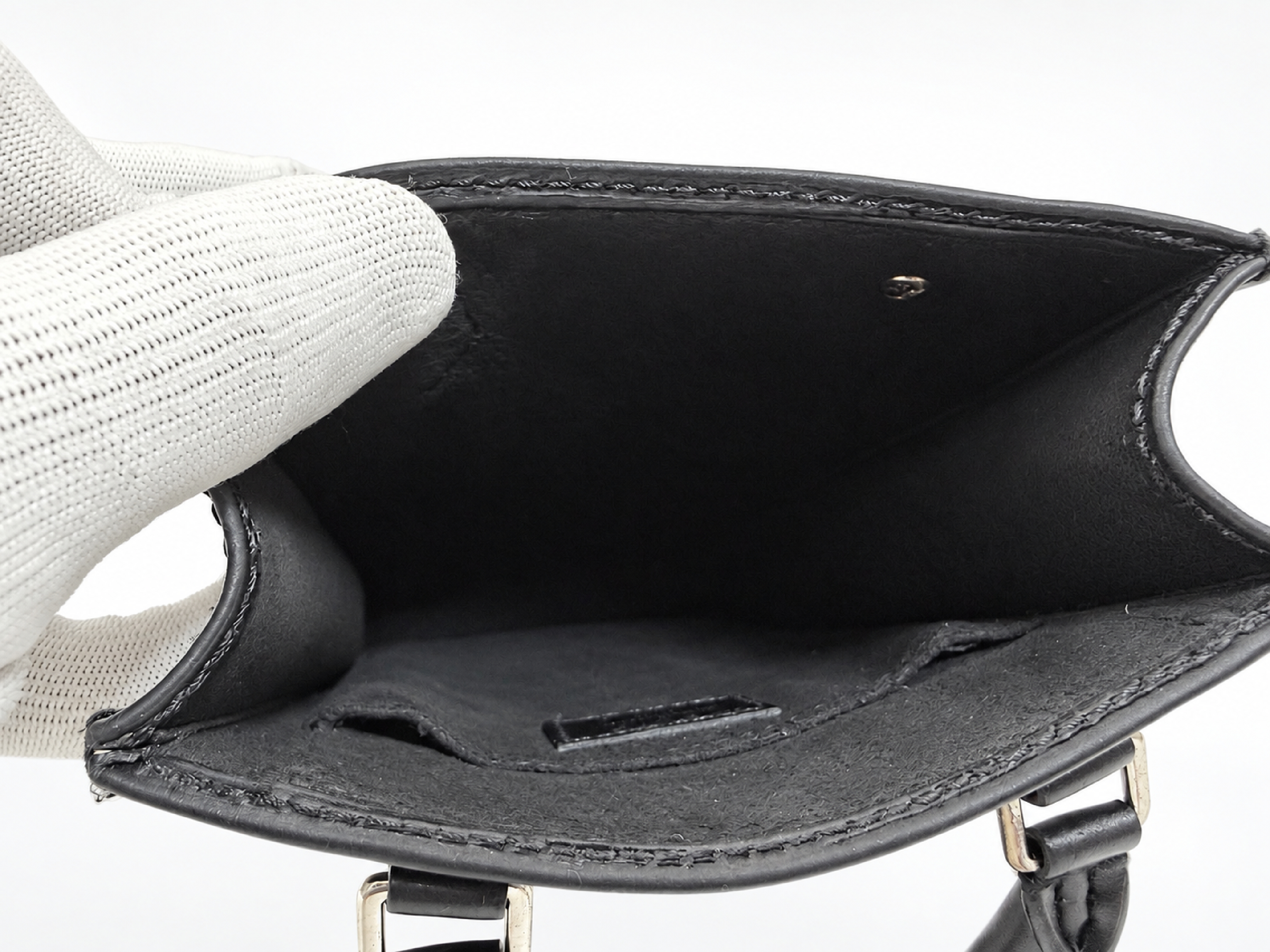 Epi Petite Sac Plat M69441 2-Way Shoulder Bag — view 9