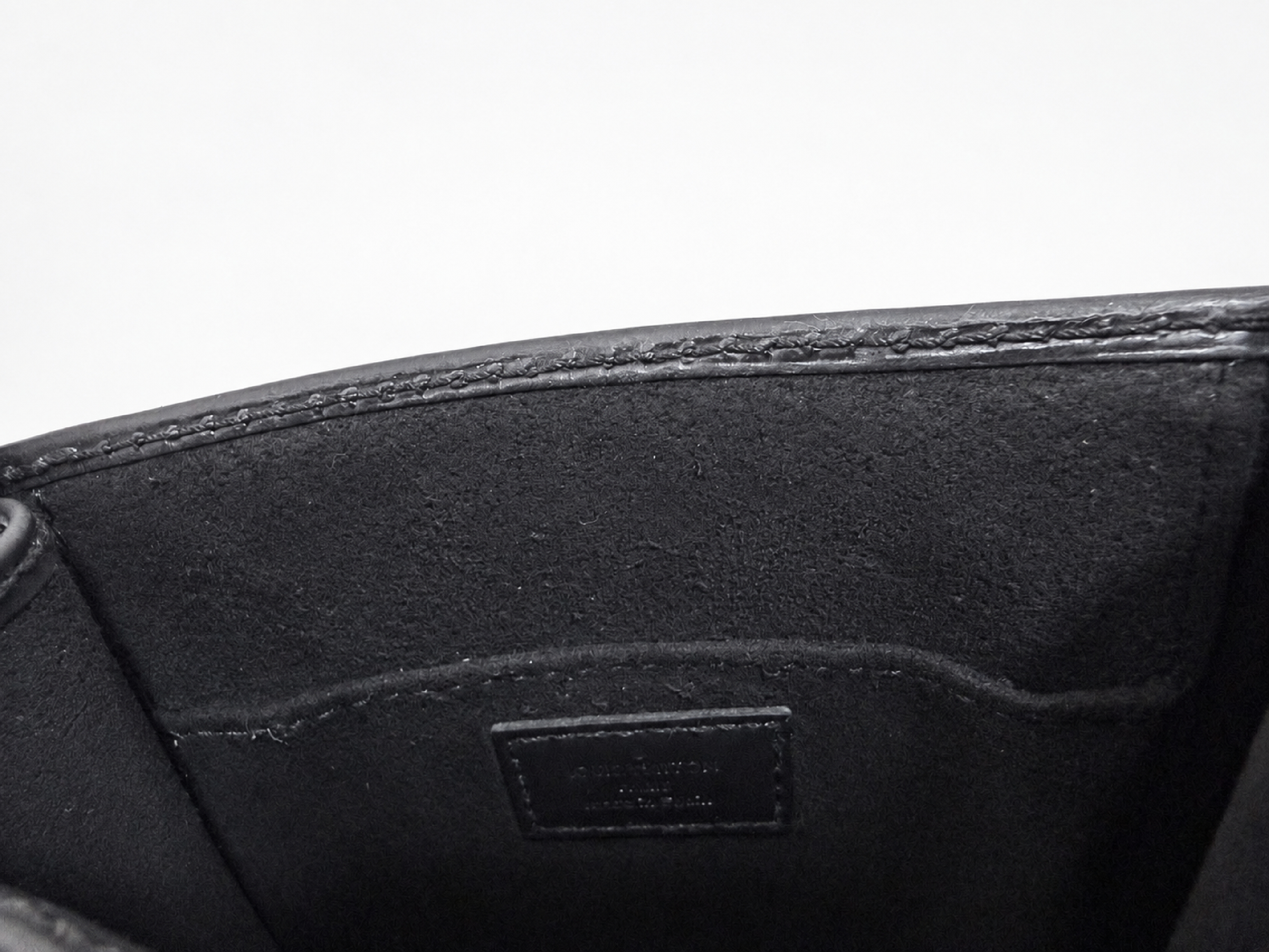Epi Petite Sac Plat M69441 2-Way Shoulder Bag — view 10