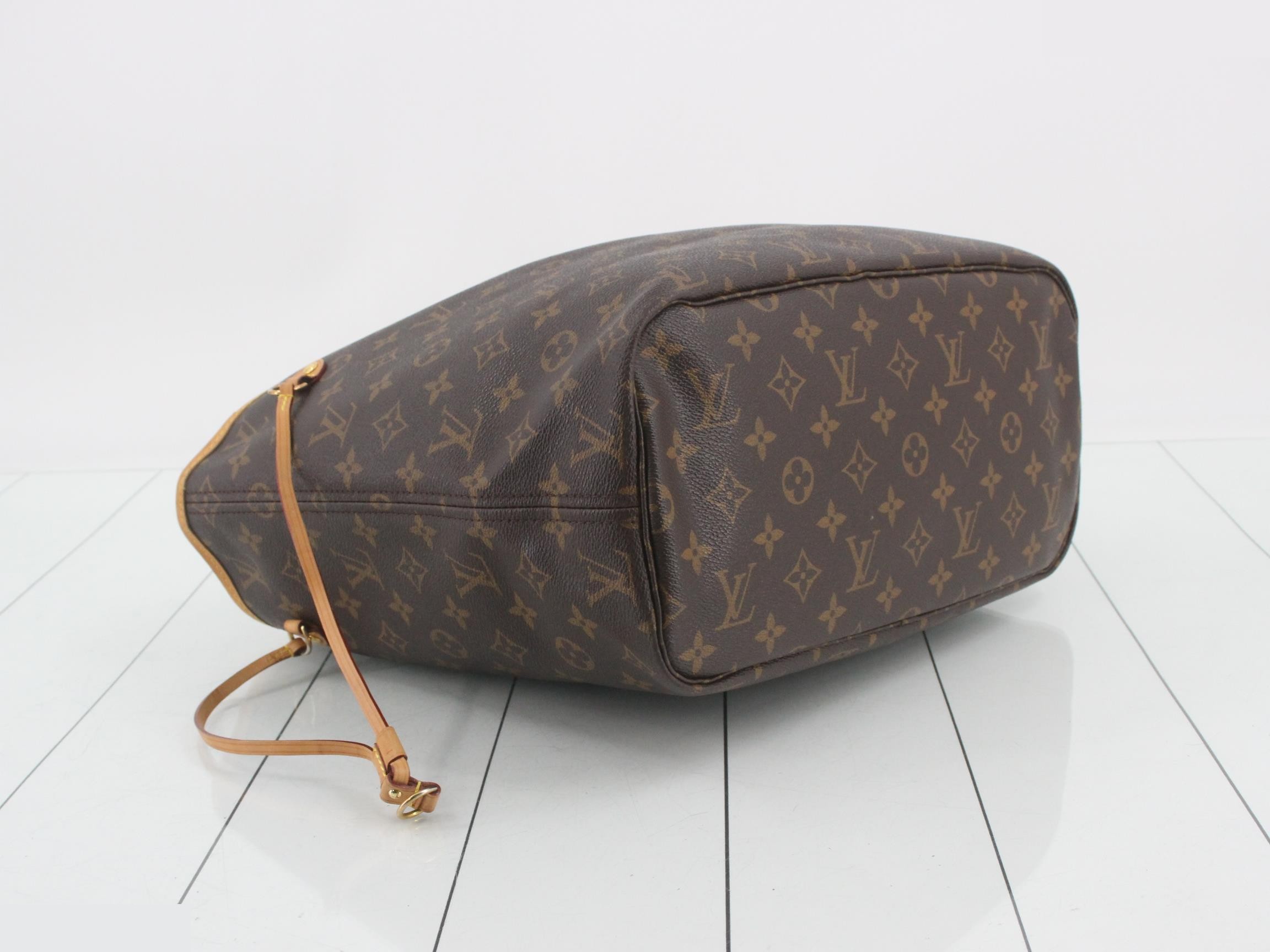 Neverfull Monogram Handbag with Pouch — view 5