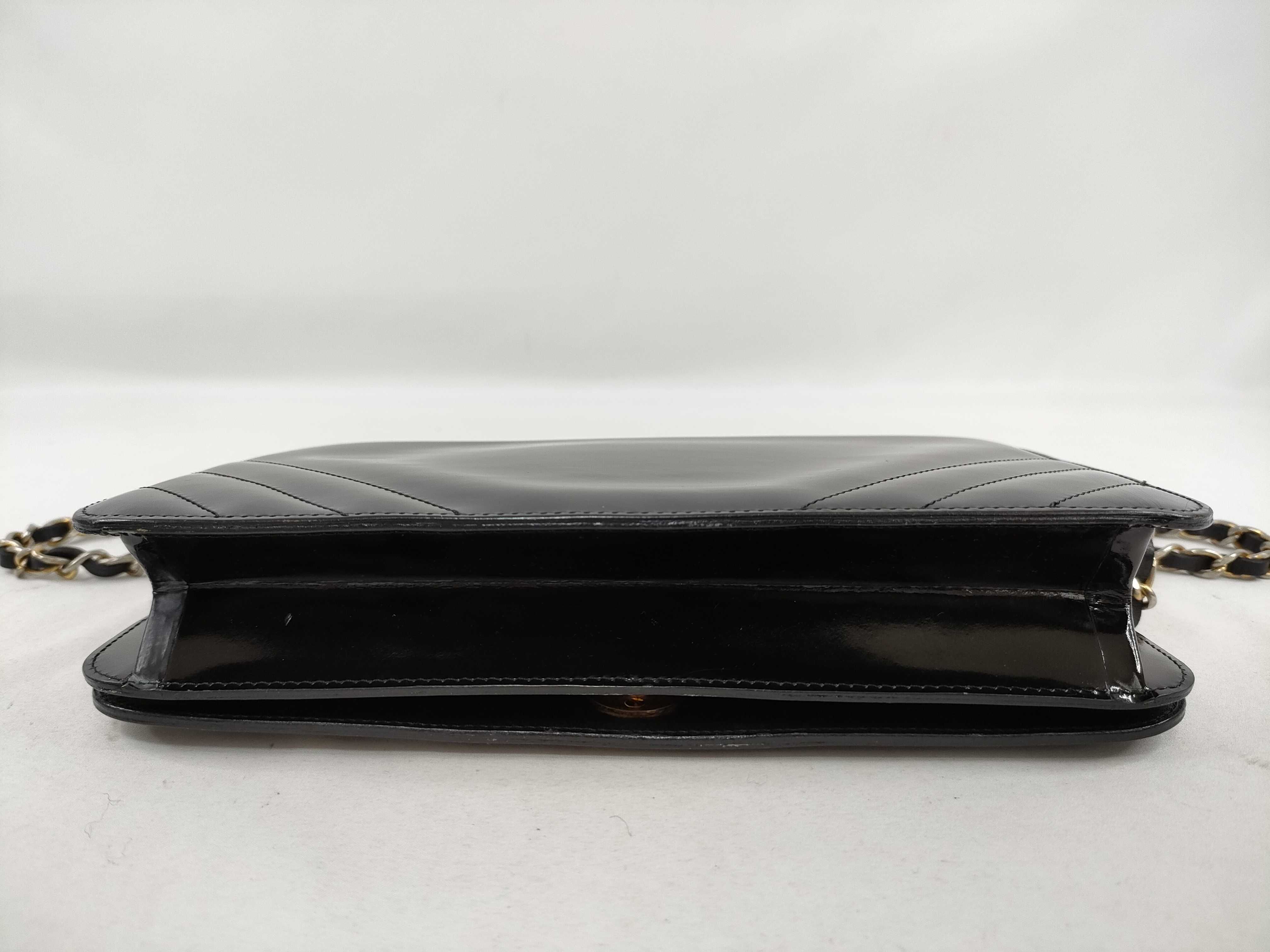 Push-Lock Chain Shoulder Bag — view 3