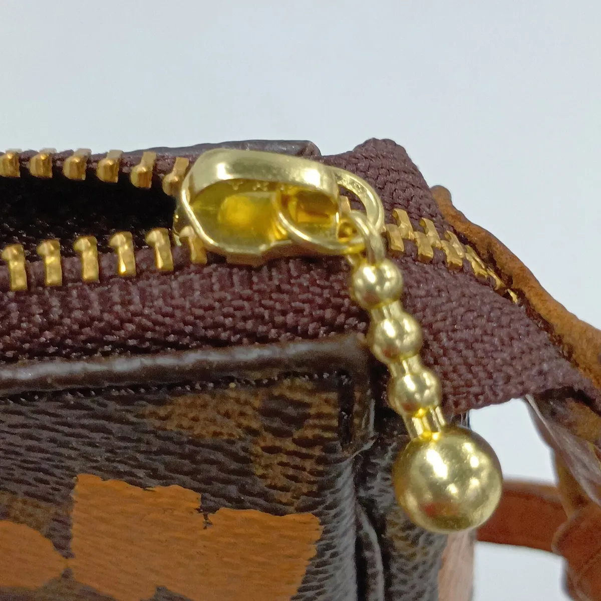 Monogram Graffiti Pochette Accessoires M92193 AR0041 Brown (Aftermarket Zipper) — view 9