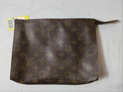 Monogram M47542 Pochette Toilette 26 Pouch