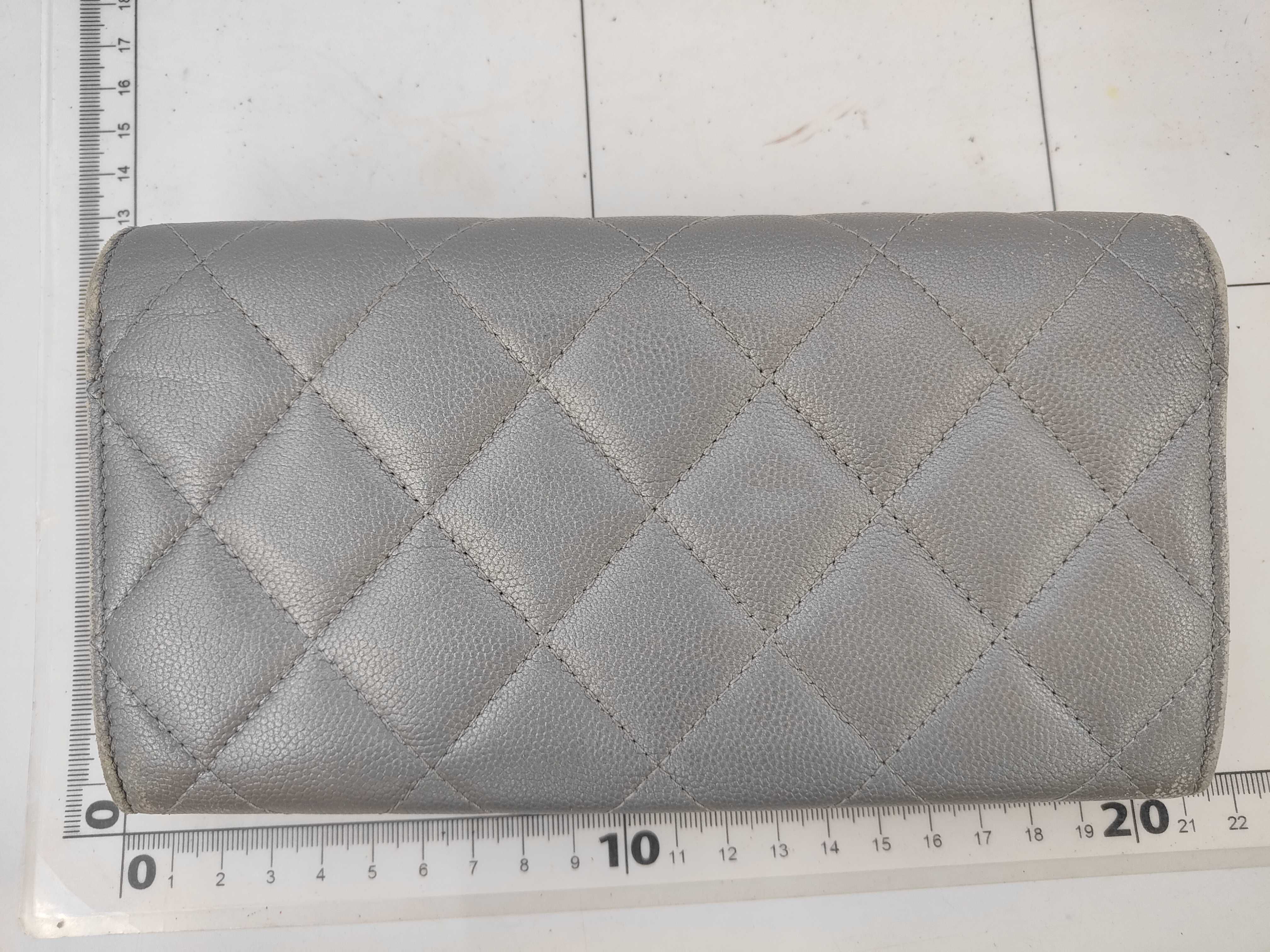 Matelassé Long Wallet, Caviar Leather, Silver Hardware, Gray, 24704244 — view 2