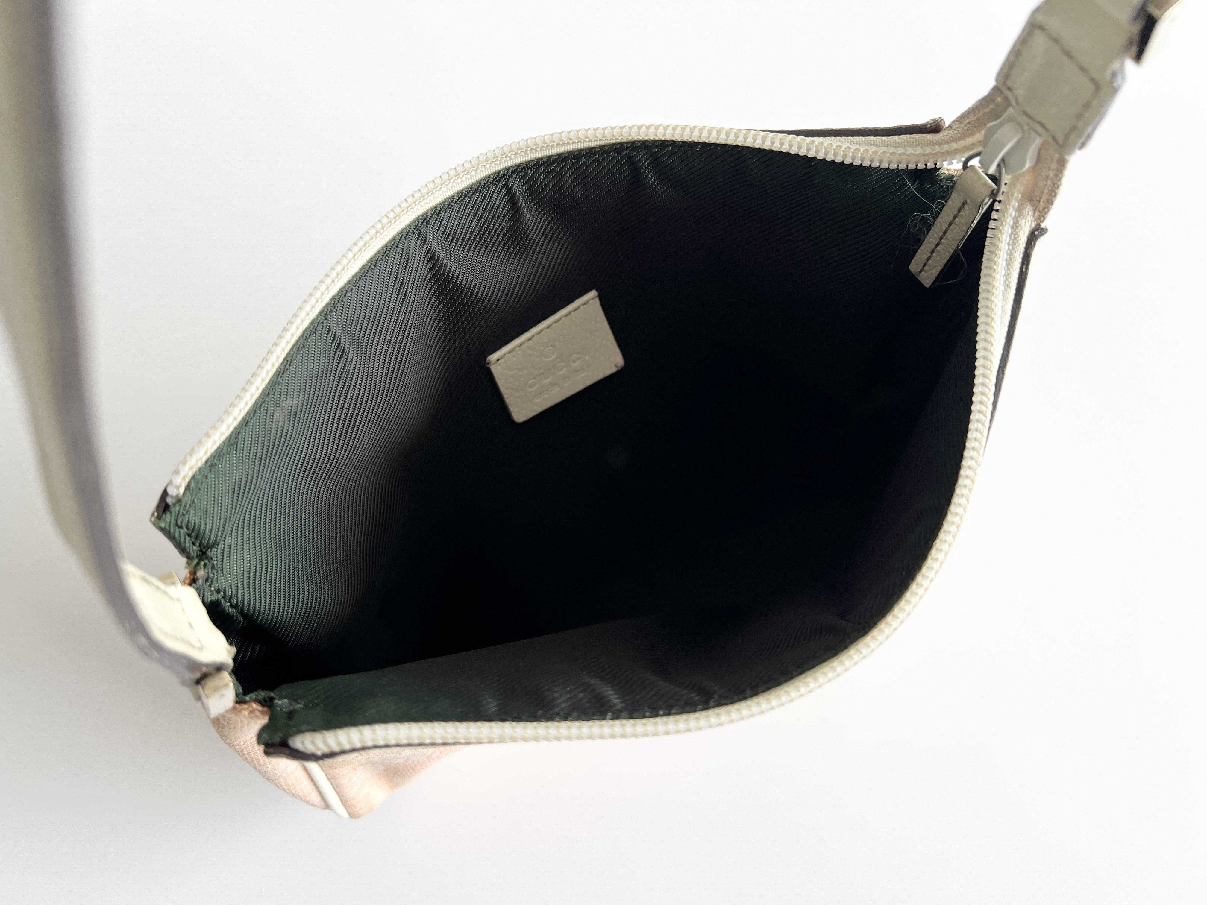 Abbey GG Logo Accessory Pouch Canvas Leather One-Shoulder Bag Handbag — view 4