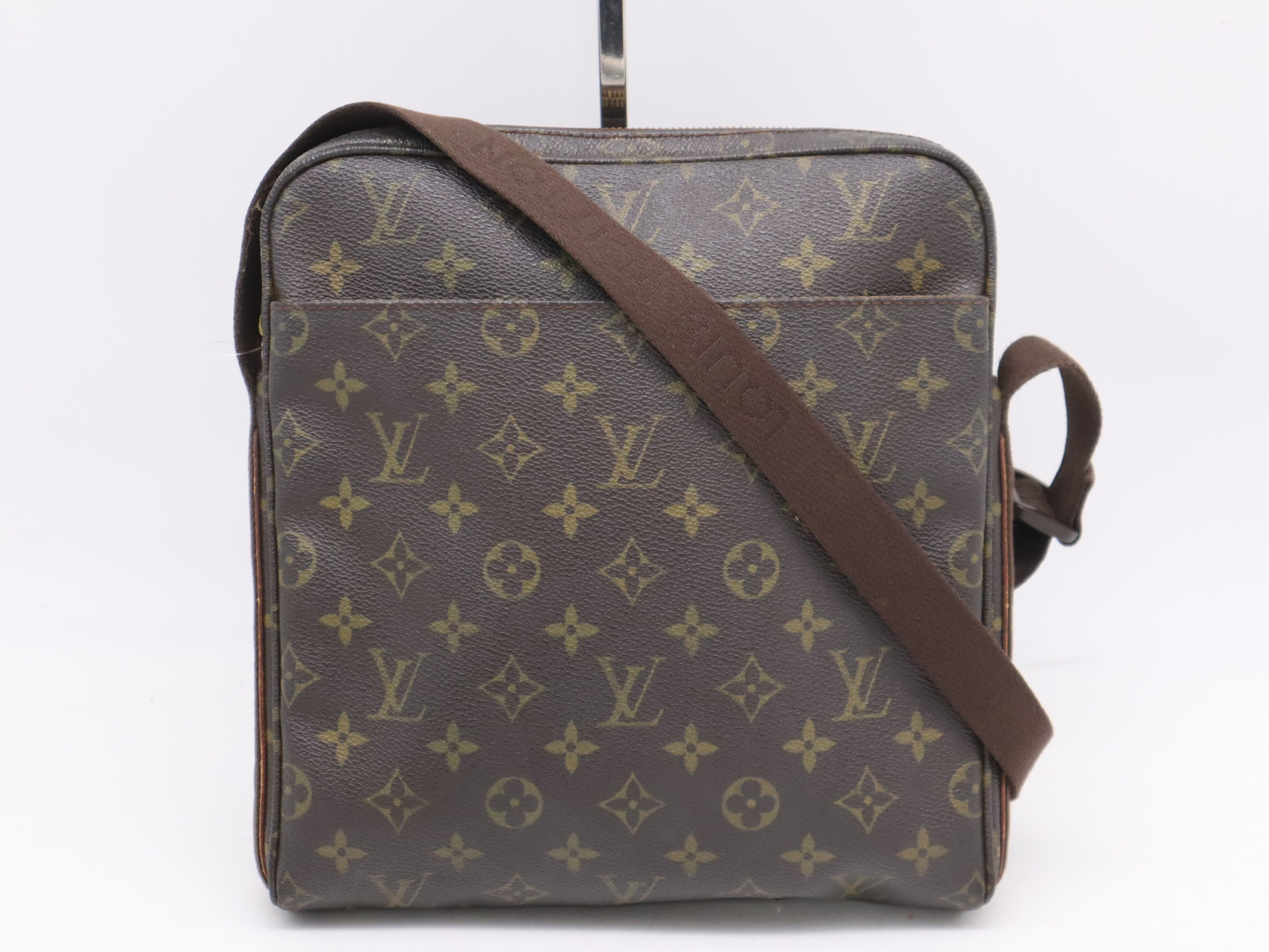 M97037 Monogram Trotter Beaubourg Shoulder Bag