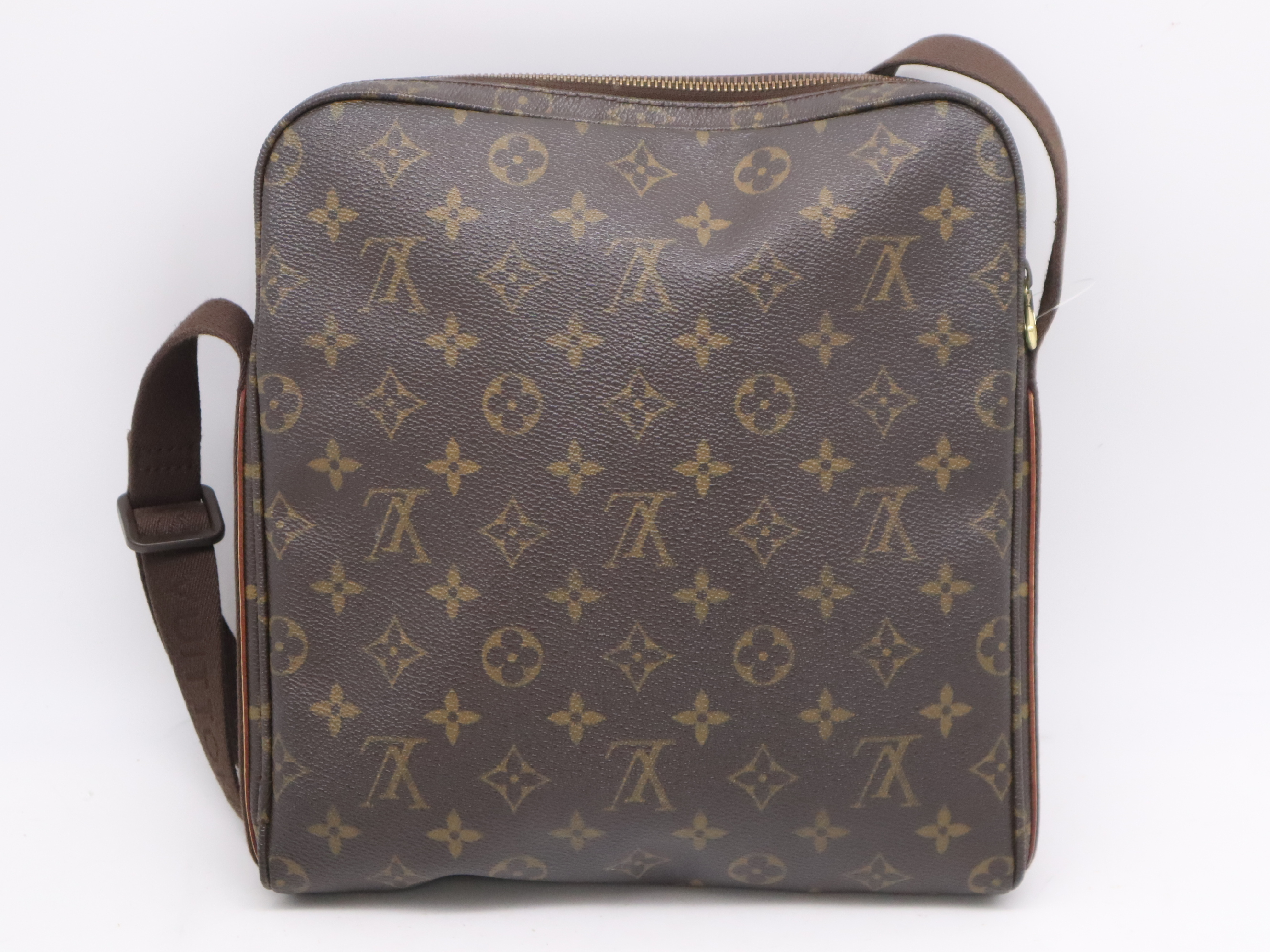 M97037 Monogram Trotter Beaubourg Shoulder Bag — view 2